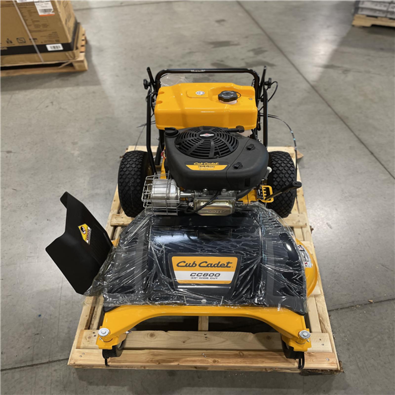 DALLAS LOCATION - CLUB CADET Lawn Mower 33 In Cutting Width 344 Cc Engine 2-blade