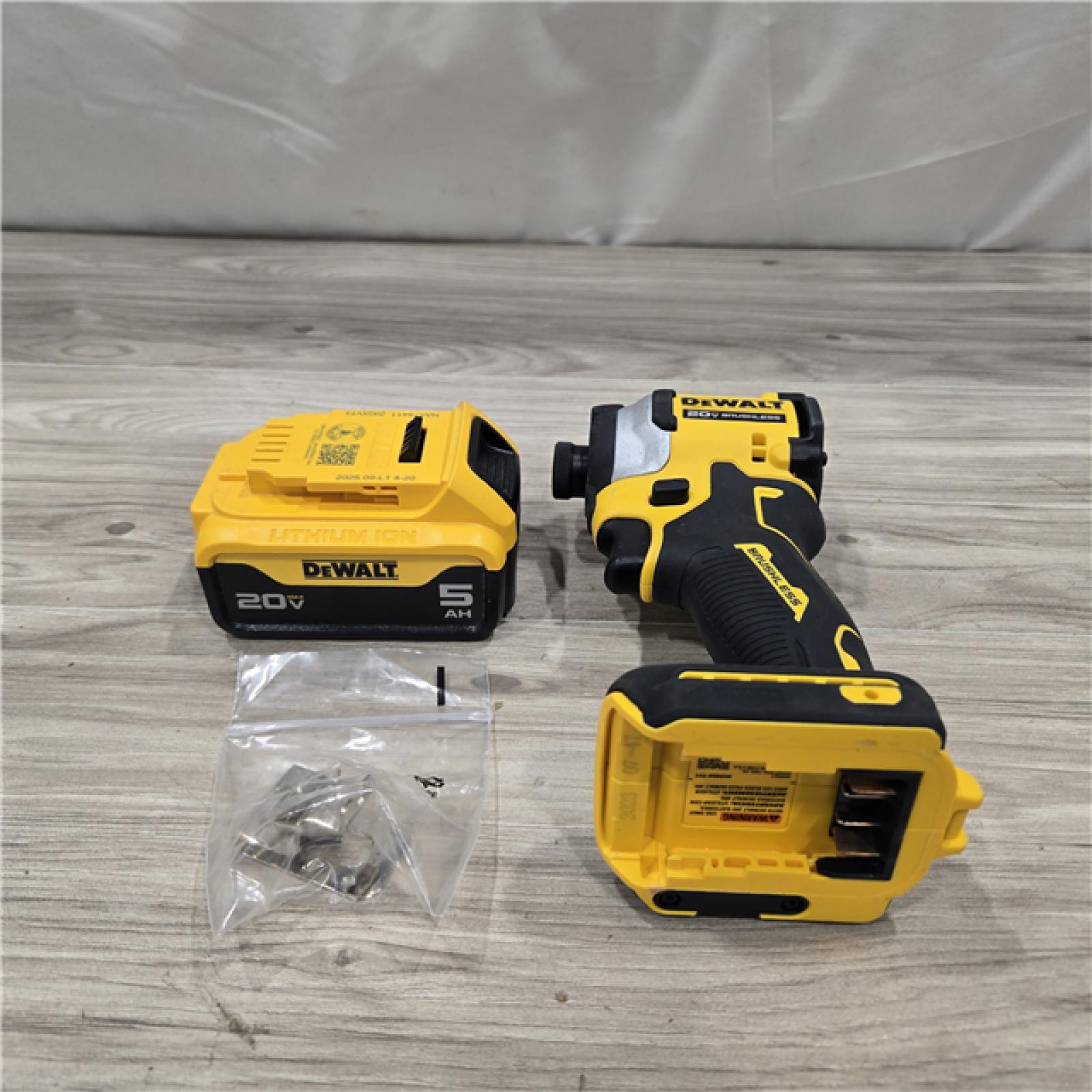 AS-IS DeWalt 20V MAX ATOMIC 1/4 in. Cordless 3-Speed Impact Driver Kit
