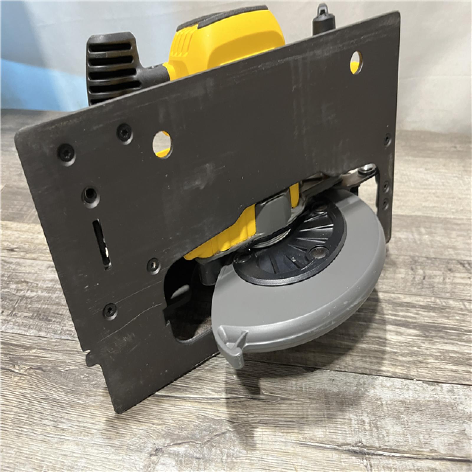 AS-IS DEWALT FLEXVOLT 60V MAX Cordless Brushless 7-1/4 in. Circular Saw with Brake (Tool Only)