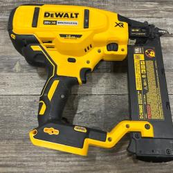 AS-IS DEWALT 20V MAX XR 18 Gauge Brad Nailer Kit