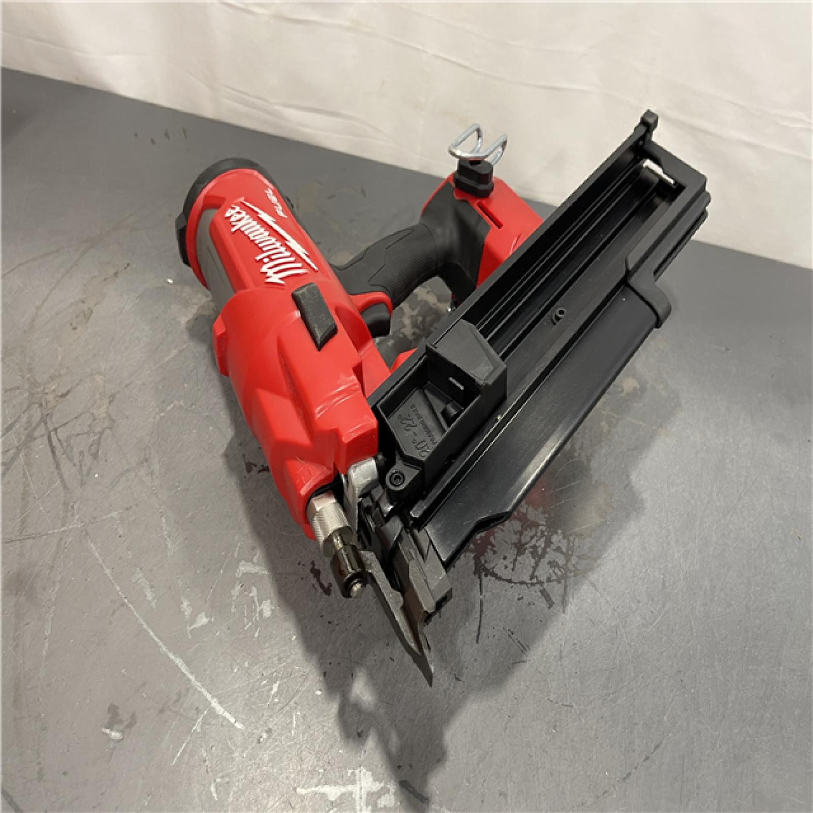 AS-IS - Milwaukee M18 FUEL 3-1/2 in. 18-Volt 21-Degree Lithium-Ion Brushless Cordless Framing Nailer