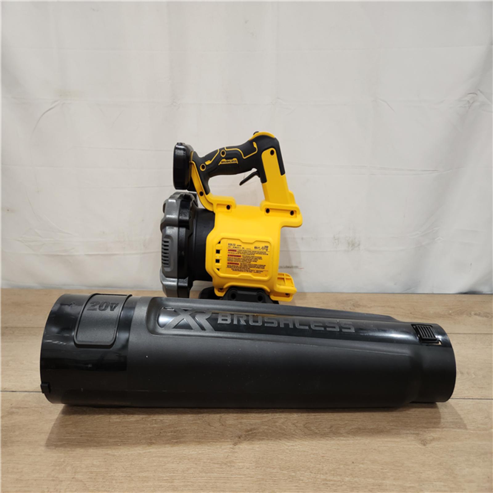 AS-IS- DEWALT 20V MAX* XR Brushless Cordless Handheld Blower Kit