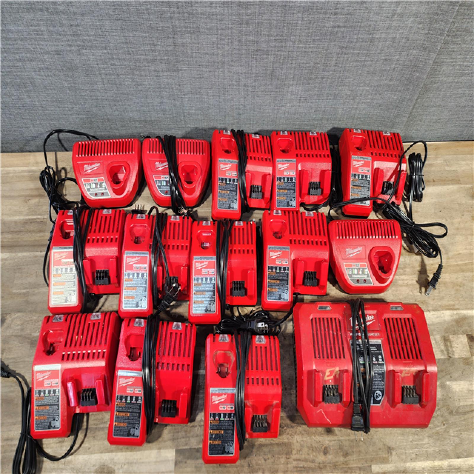 HOUSTON LOCATION - AS-IS MILWAUKEE BATTERY CHARGER PACK QTY - 14
