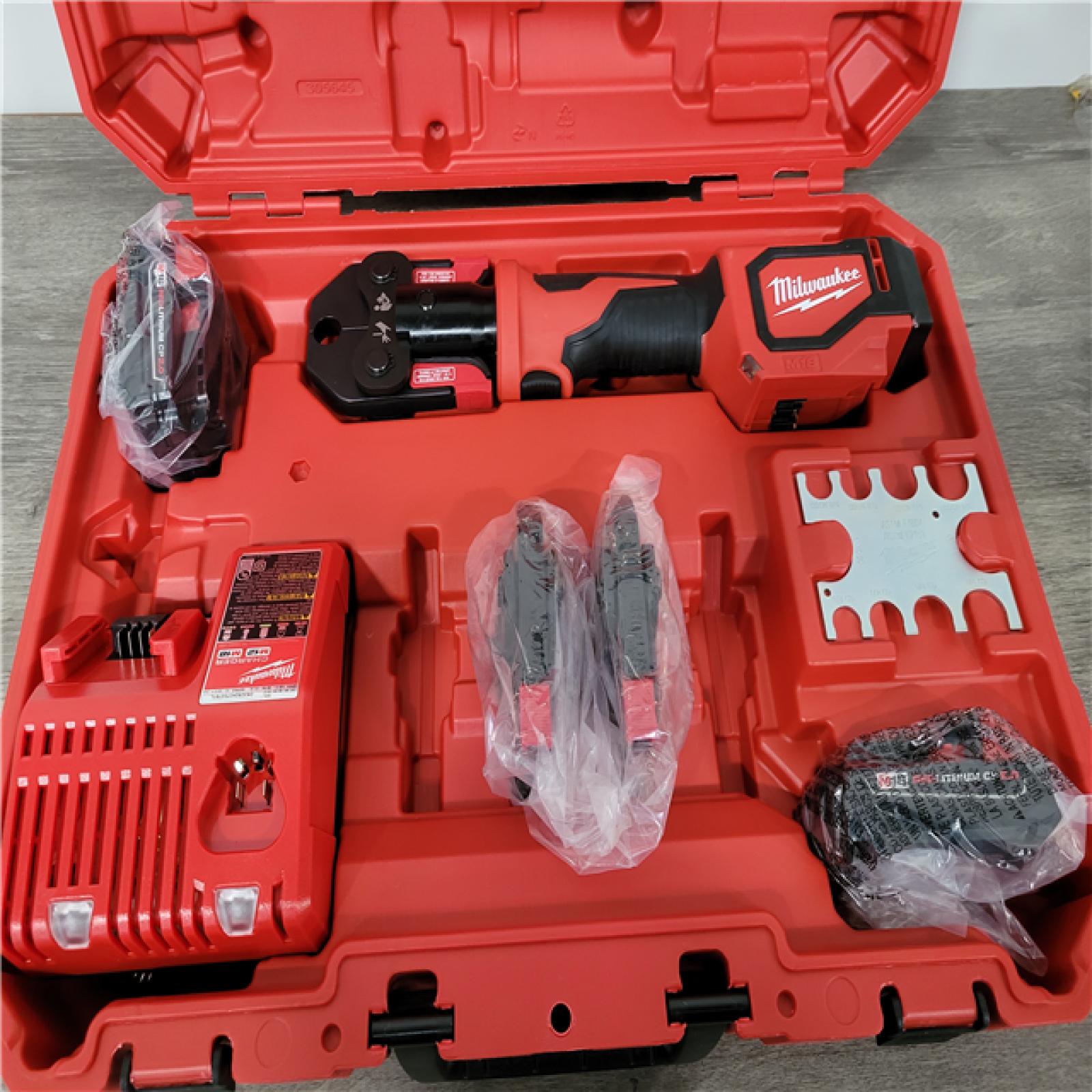 California AS-IS Milwaukee M18 Short Throw Press Tool Kit  Includes (2) Batteries  Charger & Hard Case