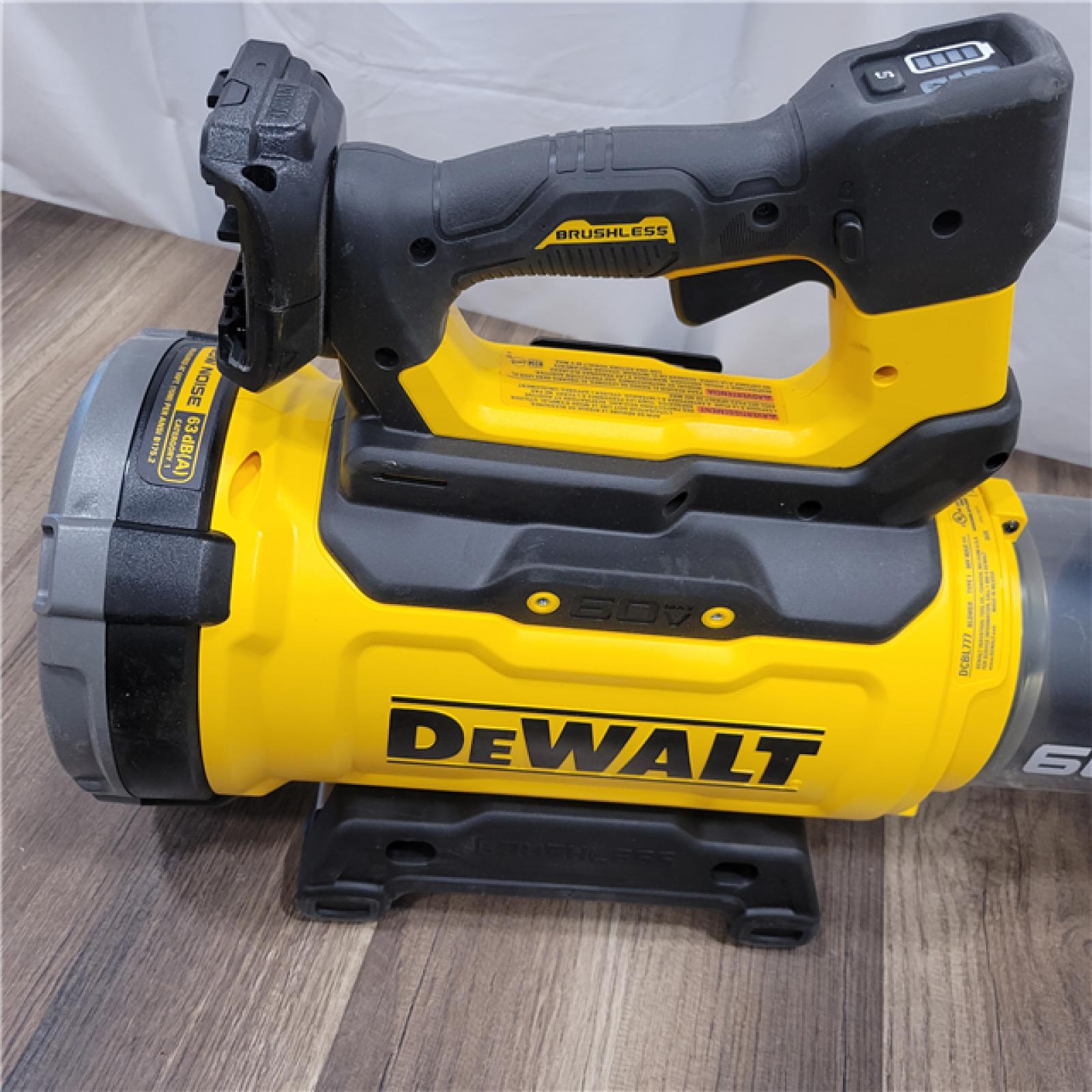 AS-IS DEWALT FLEXVOLT 60V MAX 160 MPH 760 CFM Brushless Cordless  and Charger