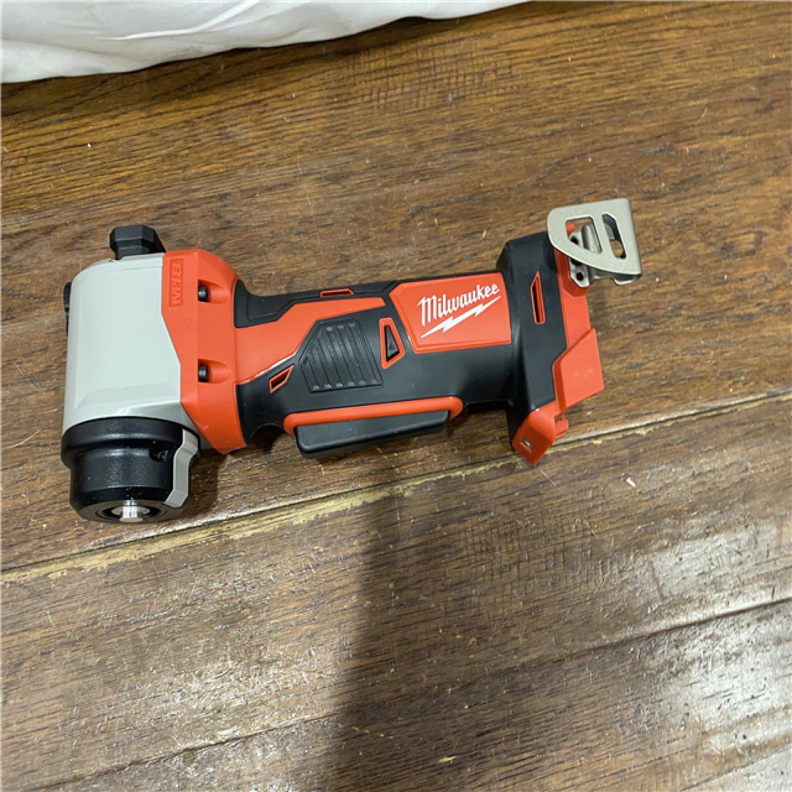 AS-IS Milwaukee 2935CU-21S 18V M18 Cable Stripper Kit with 17 Cu THHN / XHHW Bushings 1.5 Ah