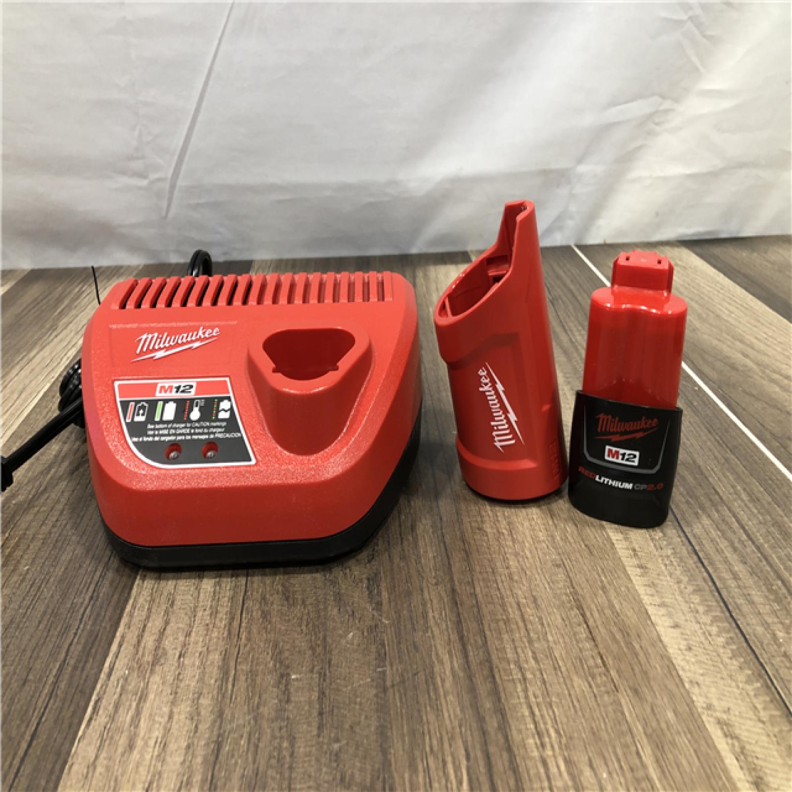 AS-IS Milwaukee Men's X-Large 12-Volt Lithium-Ion Cordless Axis Black Heated Vest Kit