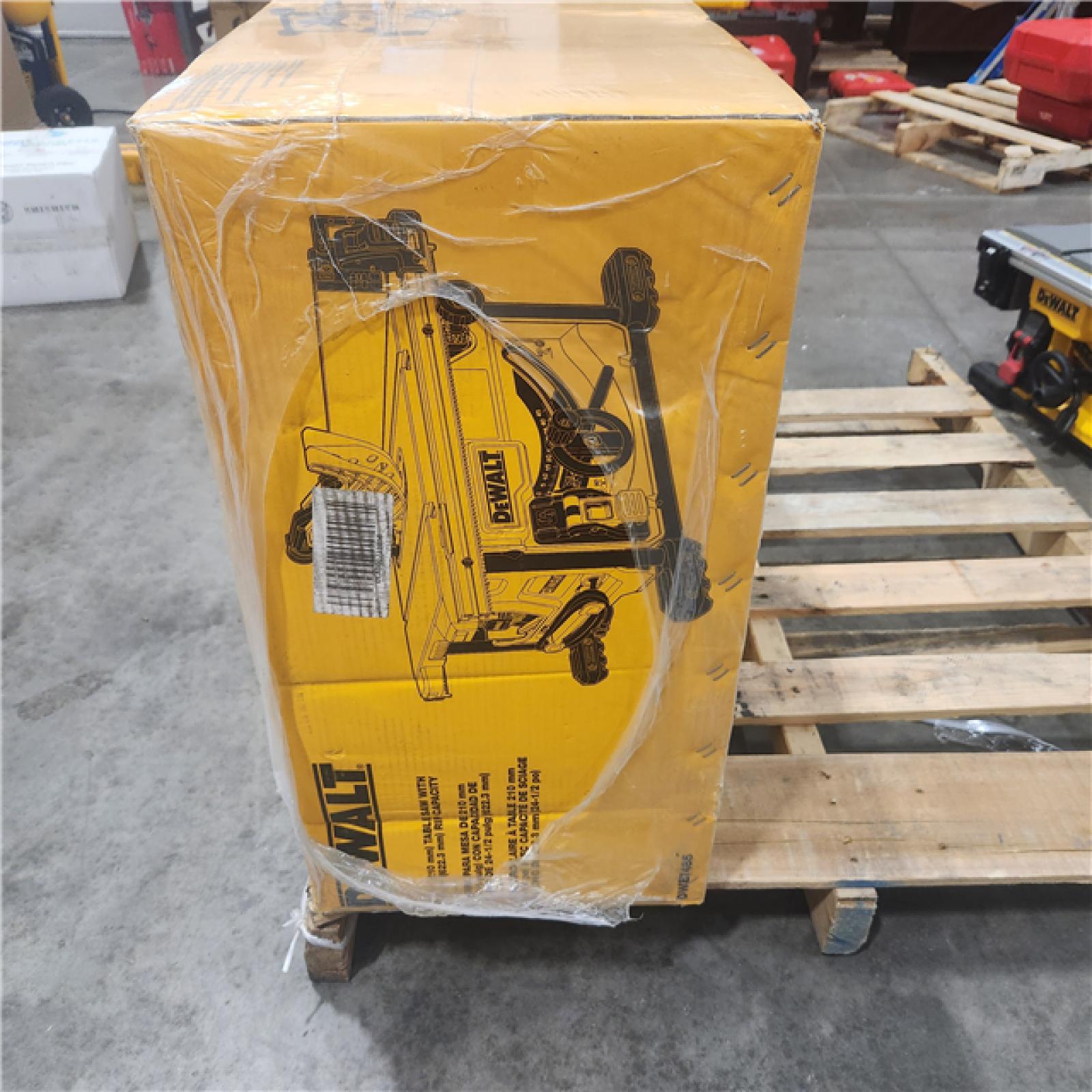 NEW- Dewalt 8-1/4 Compact Jobsite Table Saw