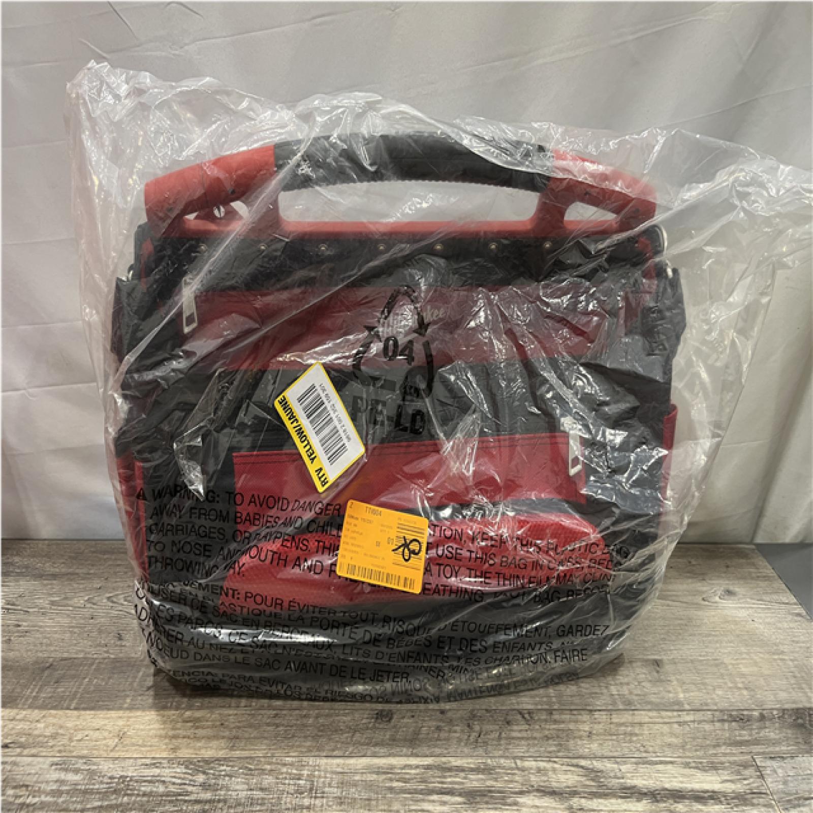 NEW - Milwaukee 20 in. PACKOUT Tote