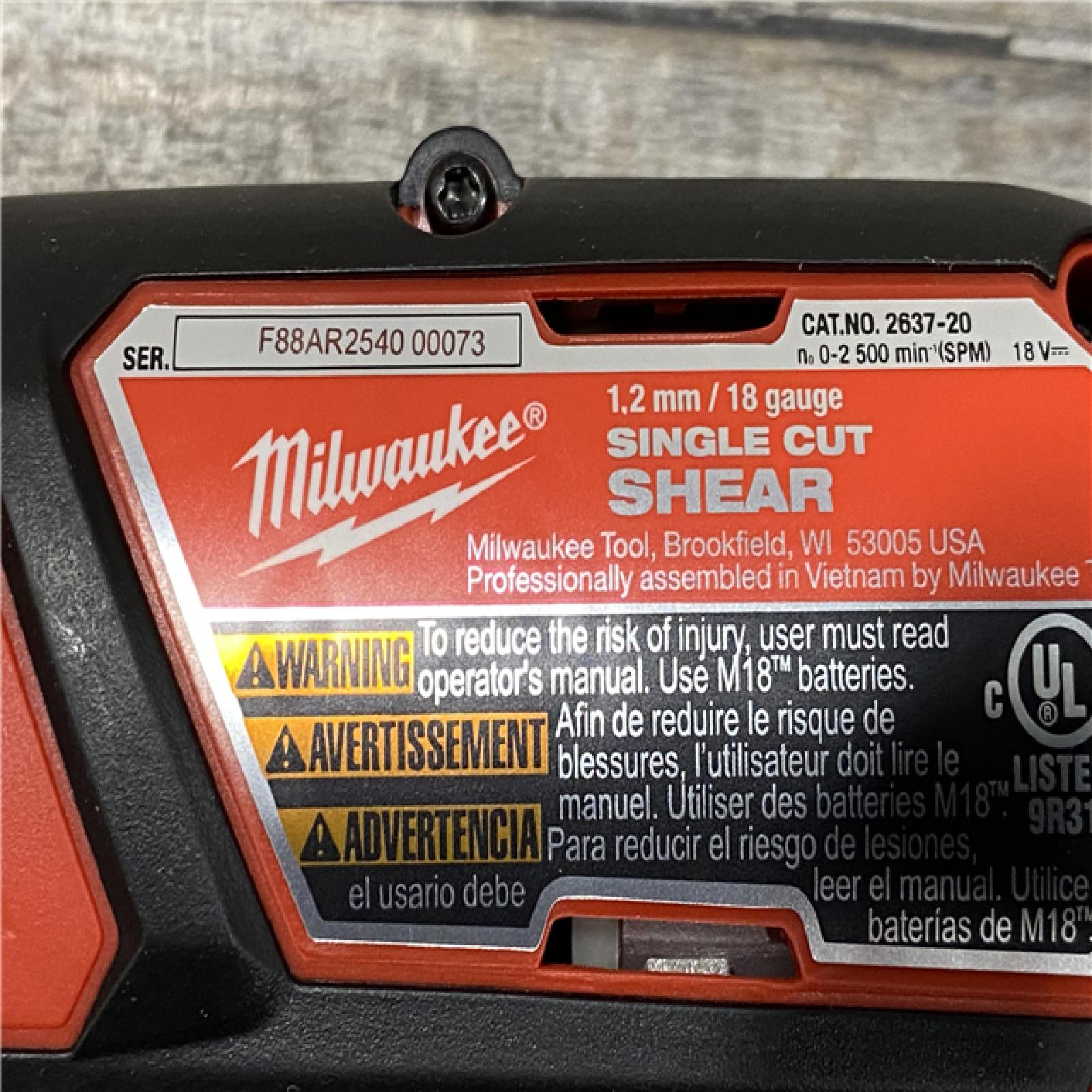 LIKE NEW - Milwaukee 18-Volt Lithium-Ion Cordless 18-Gauge Single Cut Metal Shear (Tool Only)