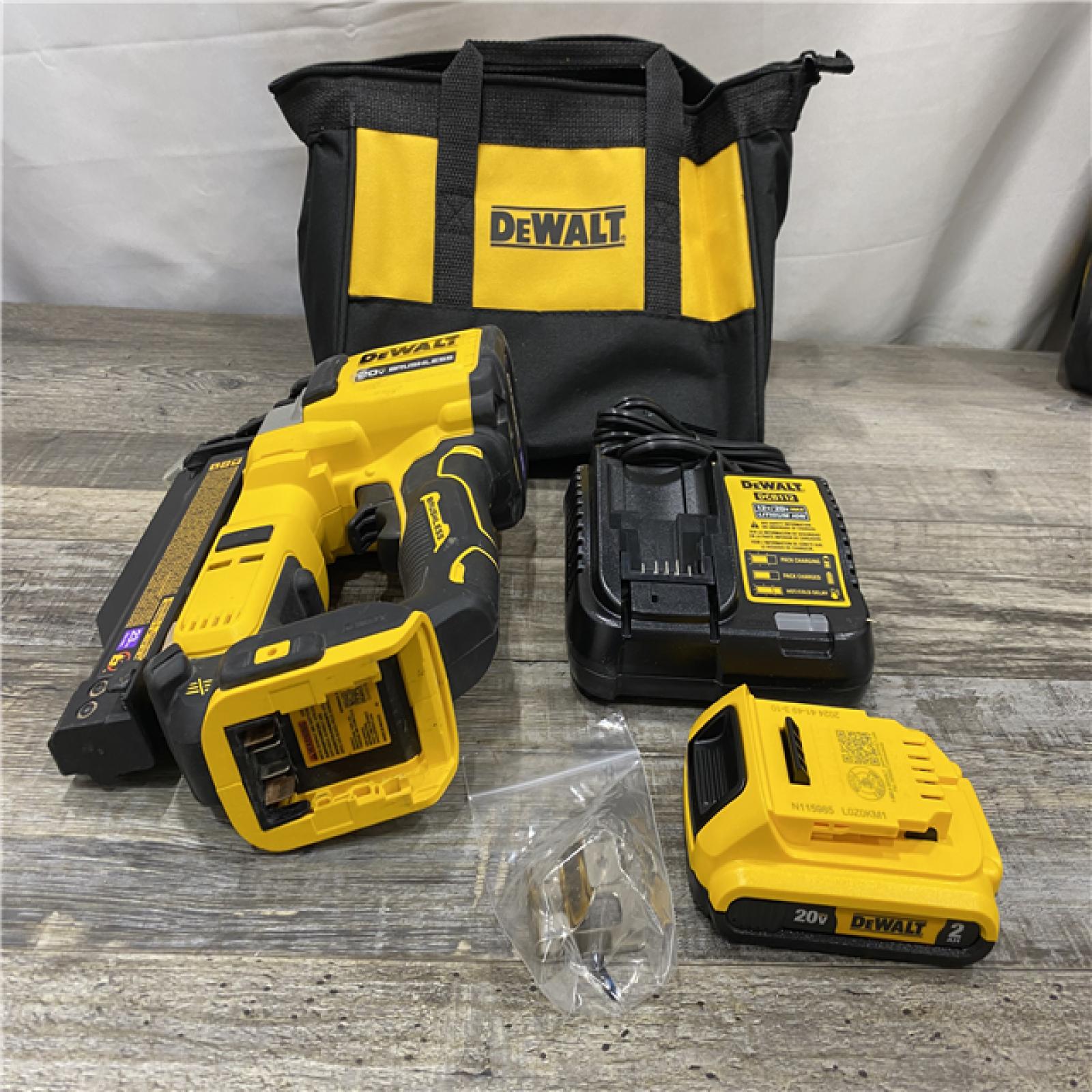 AS-IS DEWALT ATOMIC 20V MAX Lithium Ion Cordless 23 Gauge Pin Nailer Kit