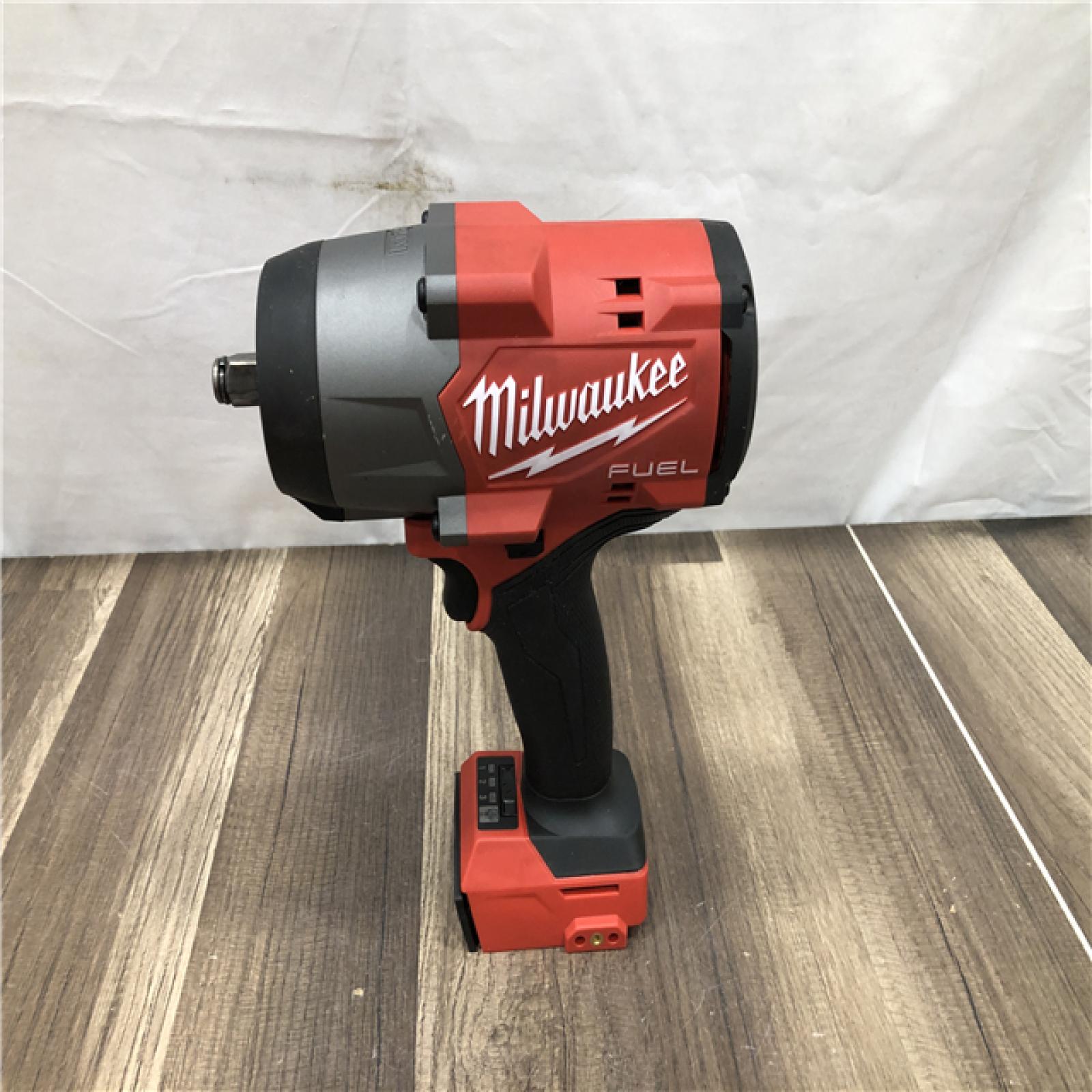 AS-IS Milwaukee  FUEL 18V Lithium-Ion Brushless Cordless 1/2 in. Impact Wrench w/Friction Ring Kit