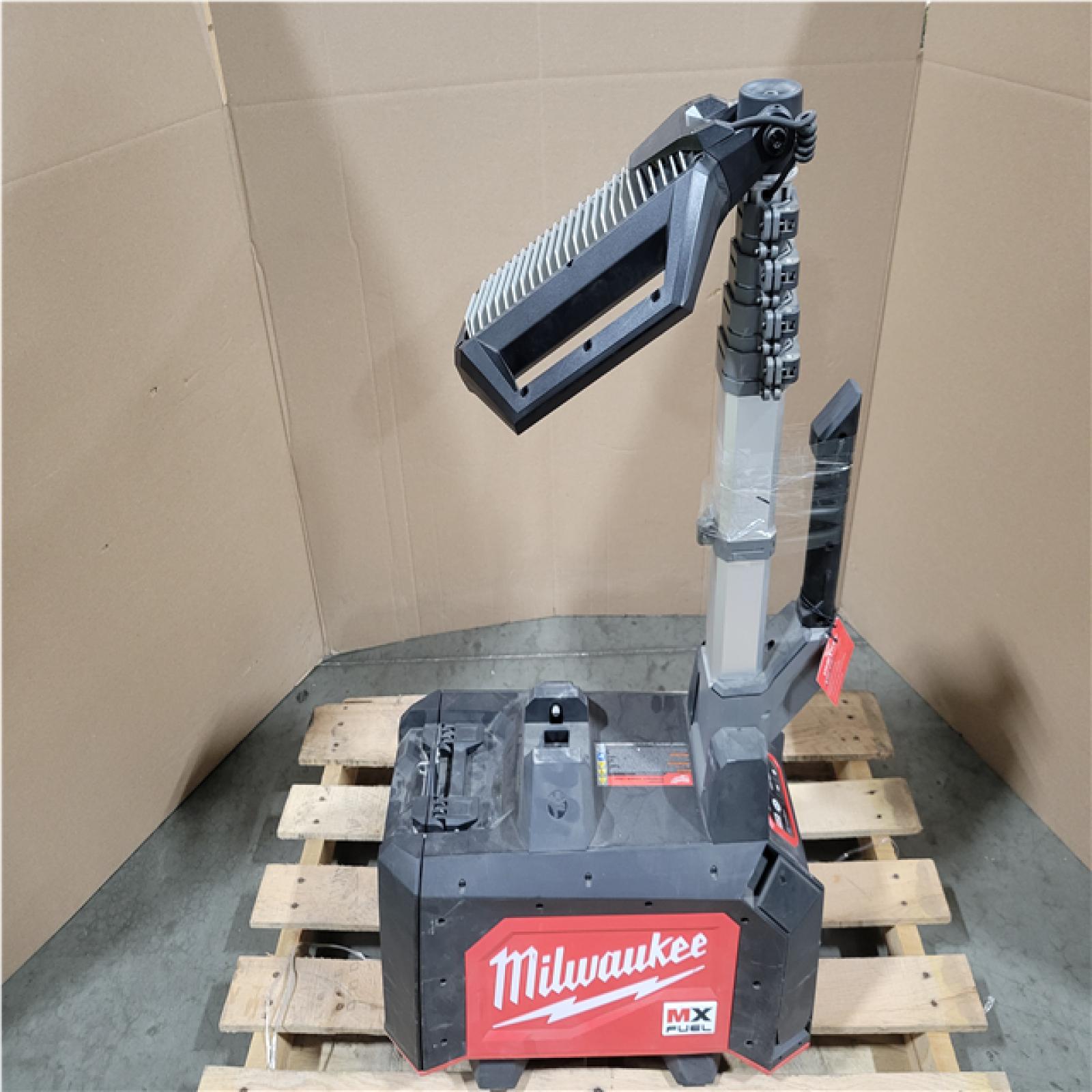 CALIFORNIA AS-IS MILWAUKEE MX FUEL COMPACT LIGHT TOWER (NO BATTERY INCLUDED)