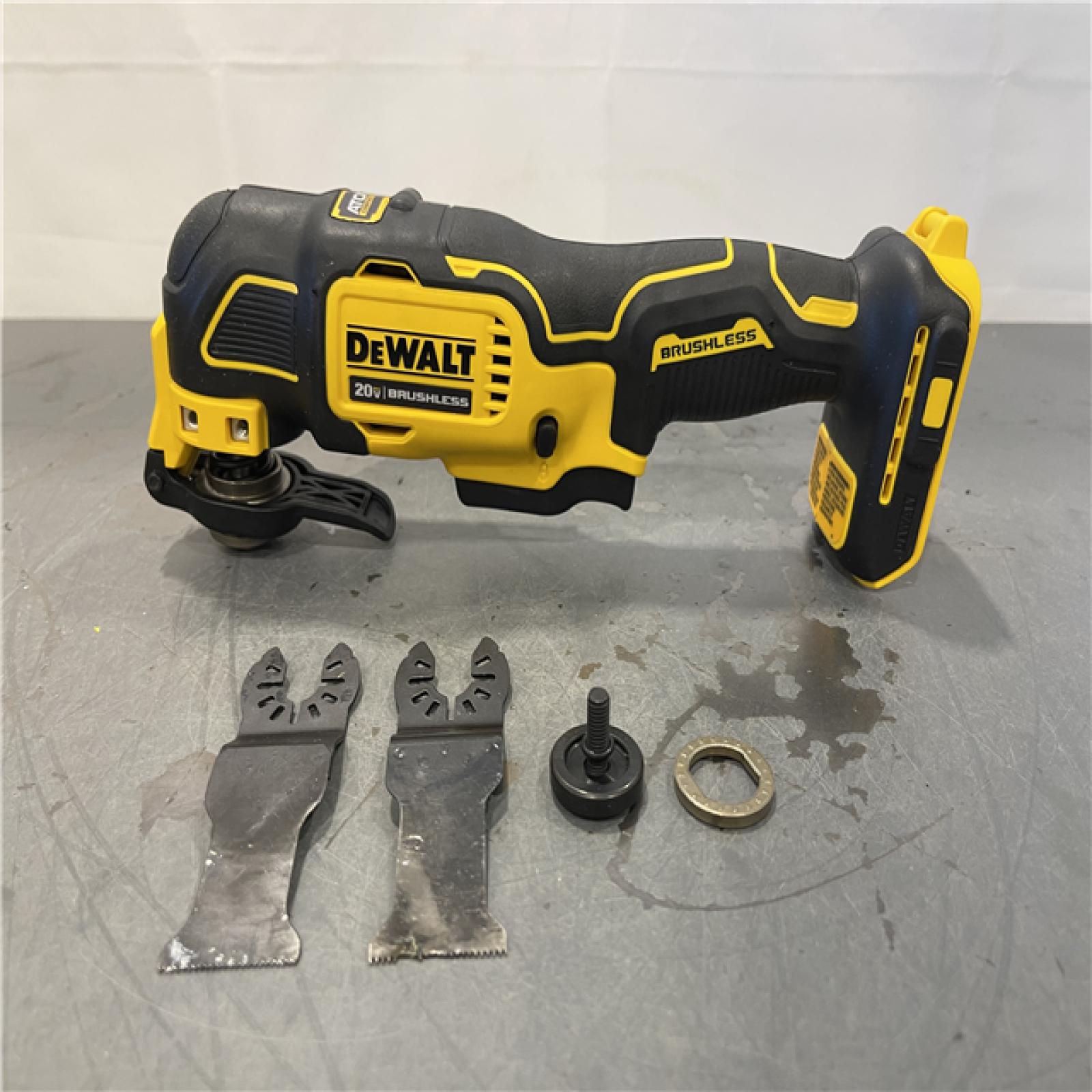 AS-IS - DEWALT ATOMIC 20V MAX Cordless Brushless Oscillating Multi Tool