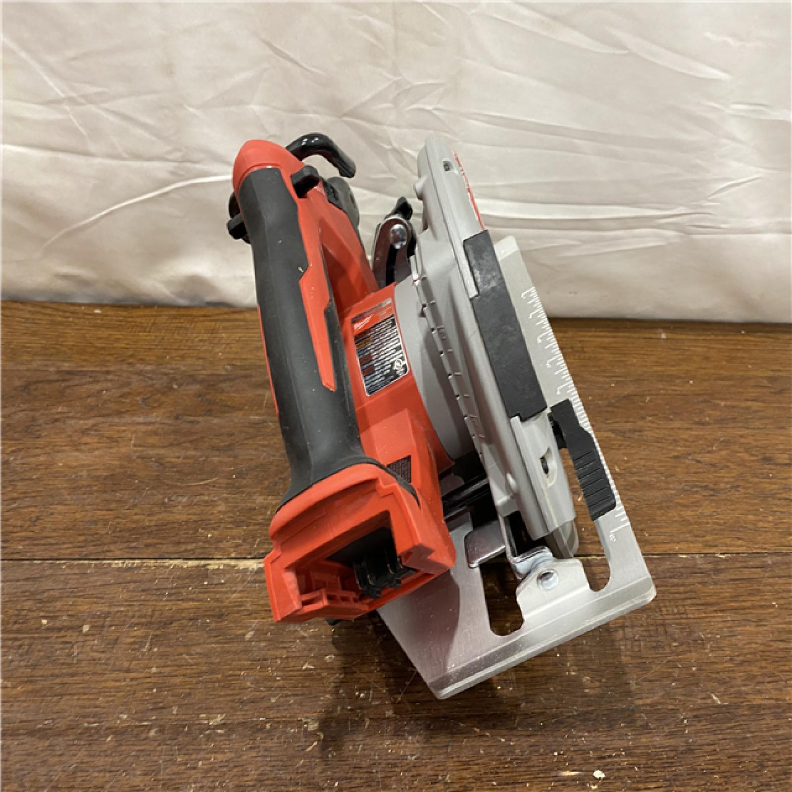 AS-IS Milwaukee M18 7-1/4  18V Brushless Circular Saw 2631-20 (Bare Tool)