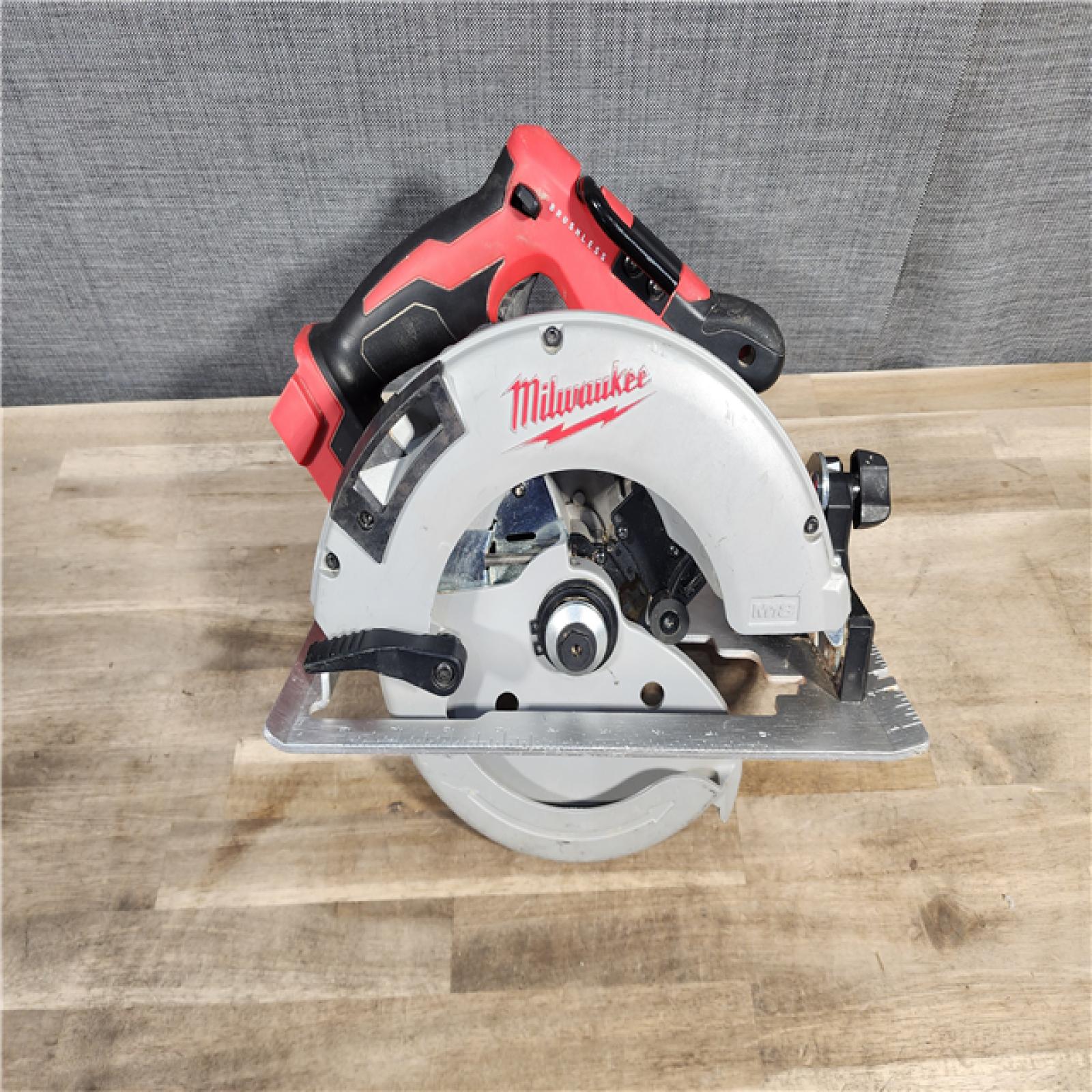 HOUSTON LOCATION - AS-IS MILWAUKEE 2 TOOL COMBO