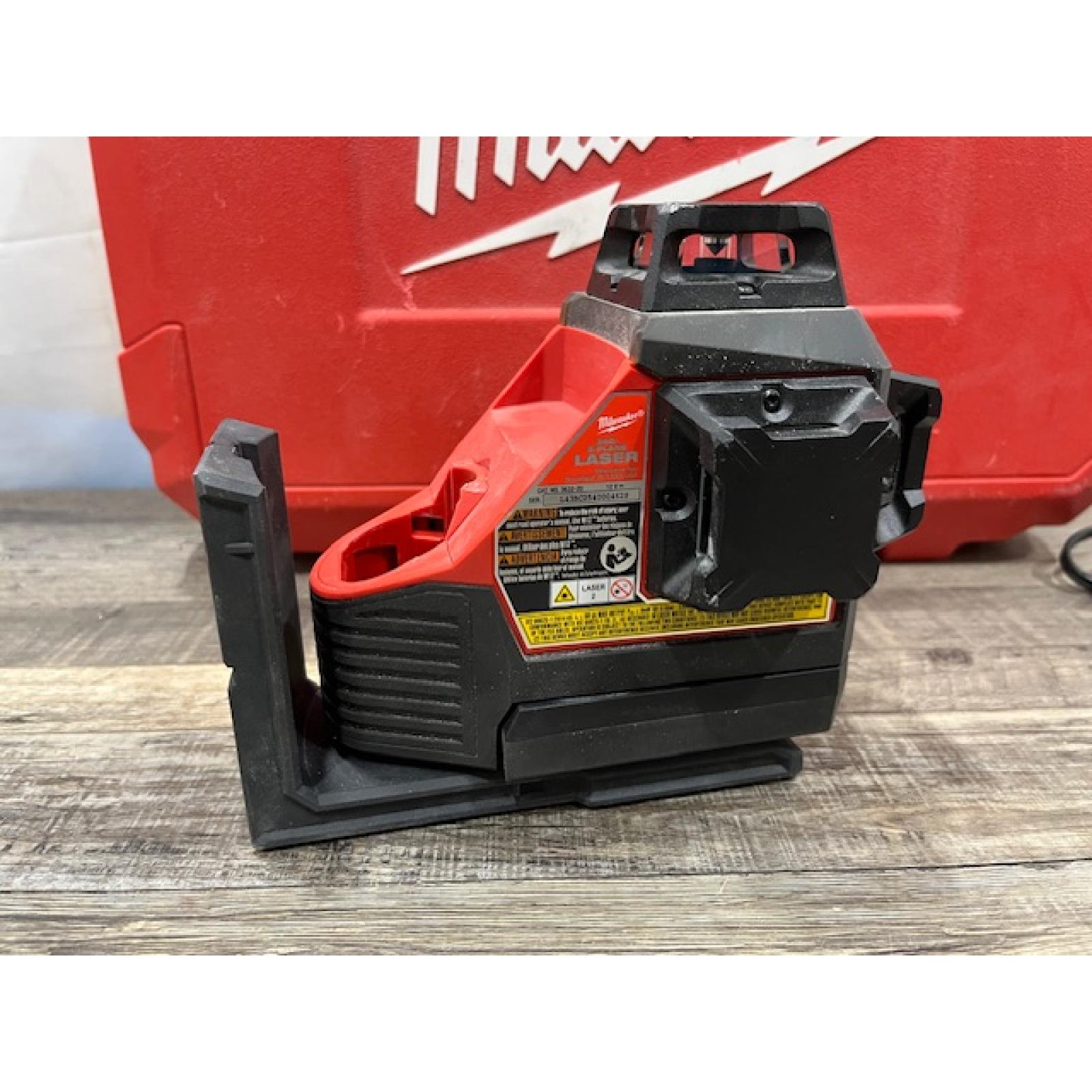 AS-IS Milwaukee 12-Volt Lithium-Ion Cordless Green 250 ft. 3-Plane Laser Level Kit