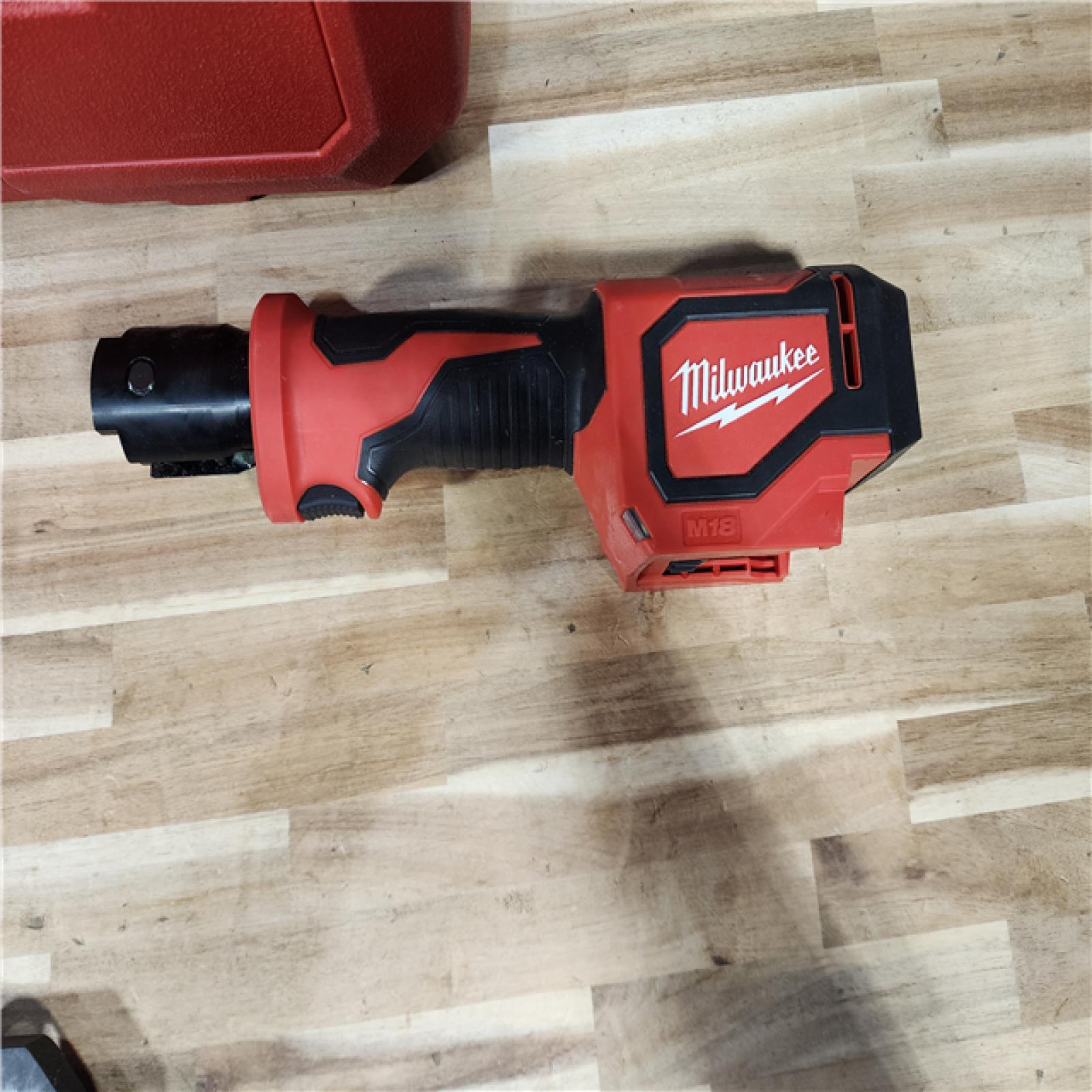 HOUSTON LOCATION - AS-IS Milwaukee 18V Lithium-Ion Cordless Short Throw Press Tool with 3 PEX Crimp Jaws Kit