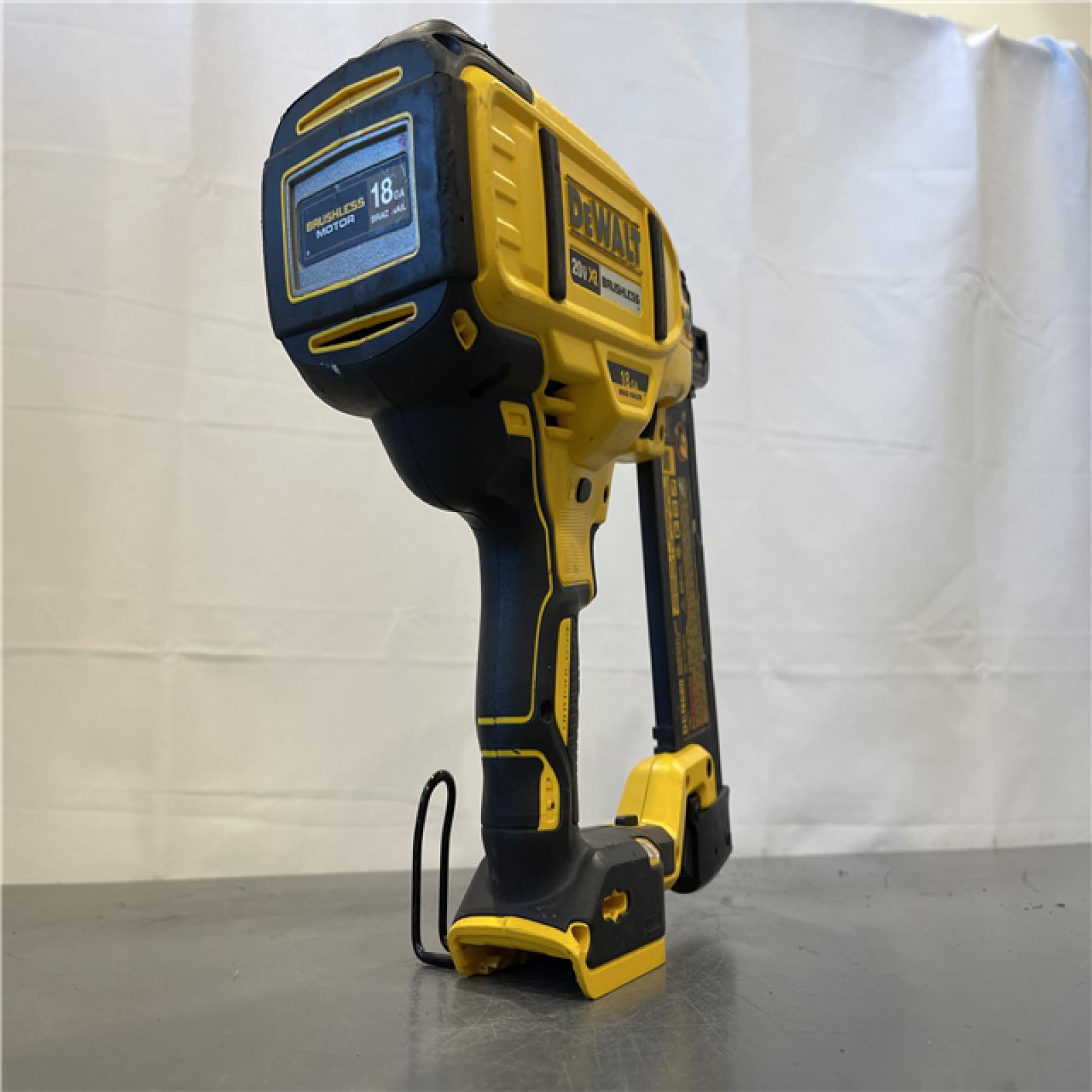 AS-IS - DEWALT 20V MAX XR 18 Gauge Brad Nailer Kit