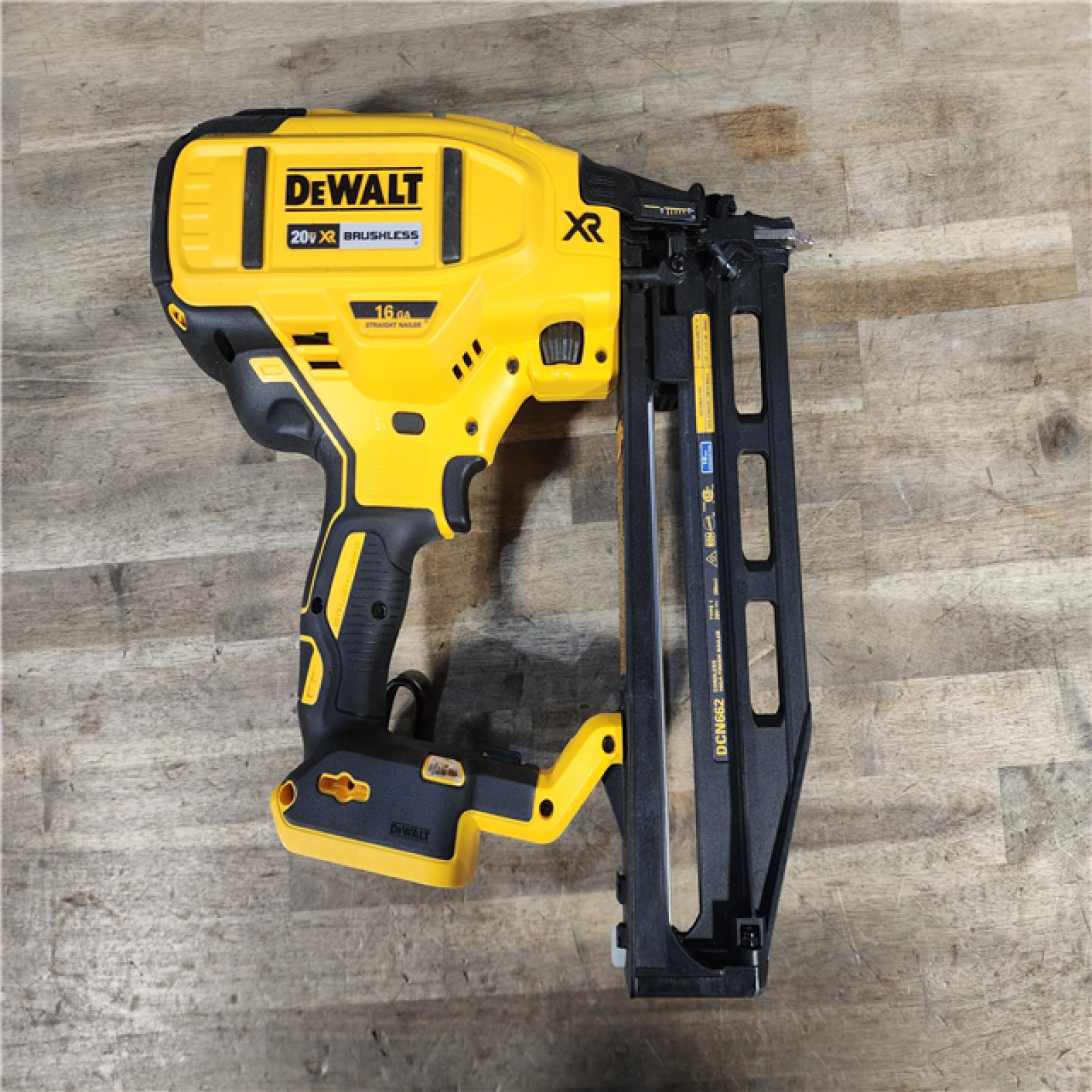 HOUSTON LOCATION - AS-IS DEWALT 20V MAX XR 16-Gauge Lithium-Ion Cordless Finish Nailer (Tool Only)