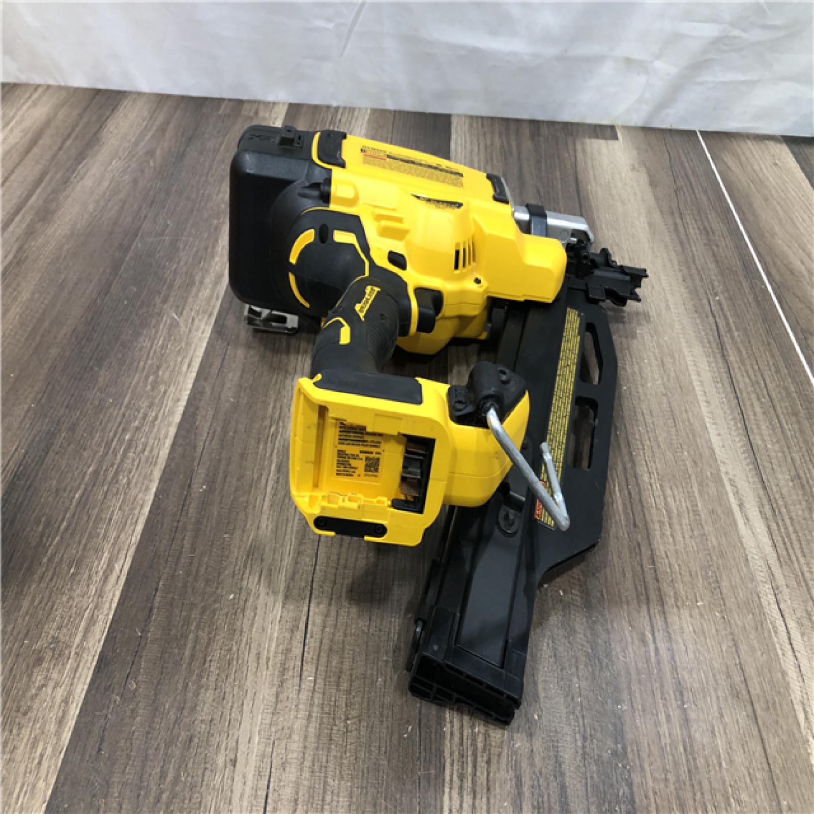 AS-IS DEWALT 20-Volt 21° Cordless Framing Nailer (Tool-Only)
