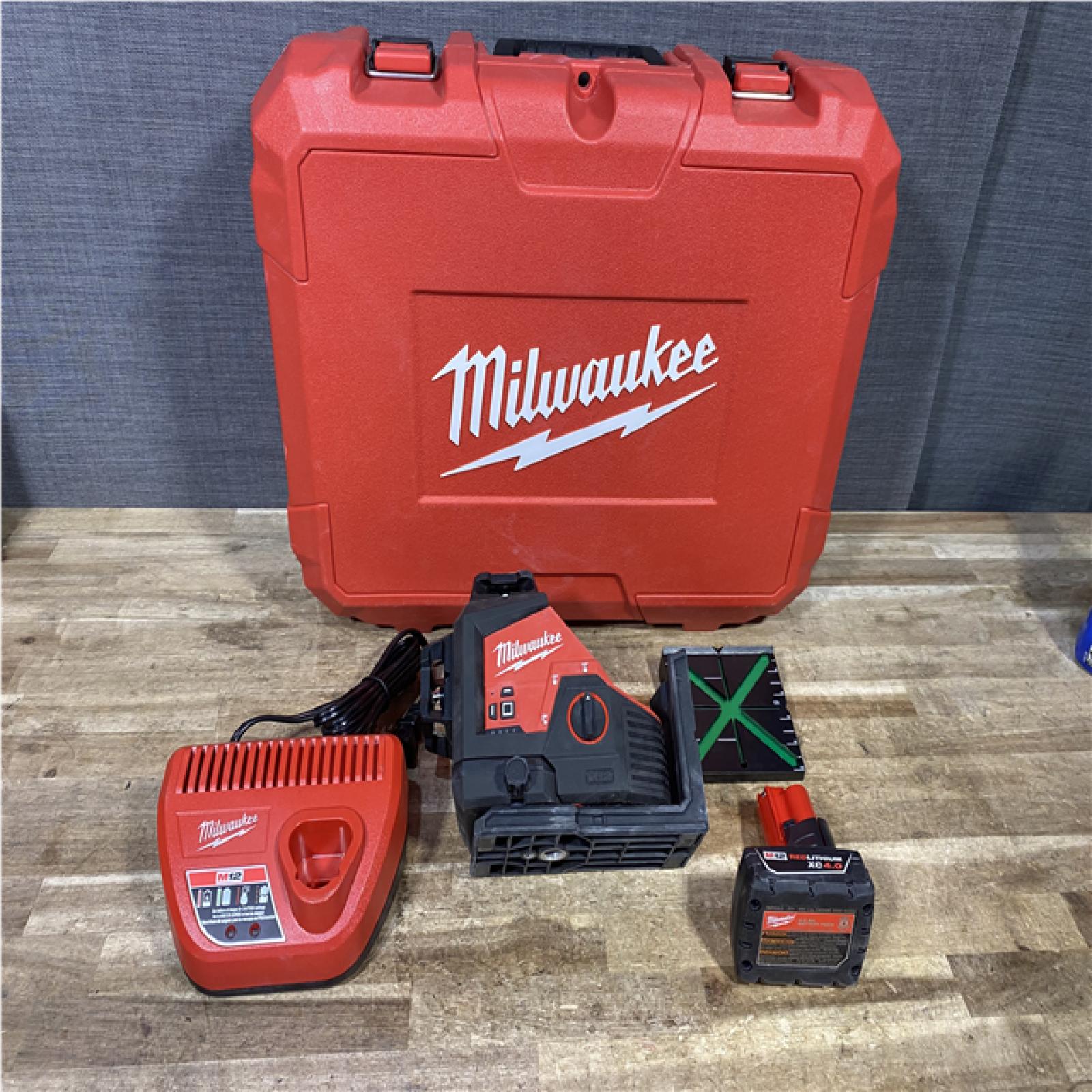Houston Location AS-IS Milwaukee 12-Volt Lithium-Ion Cordless Green 250 ft. 3-Plane Laser Level Kit