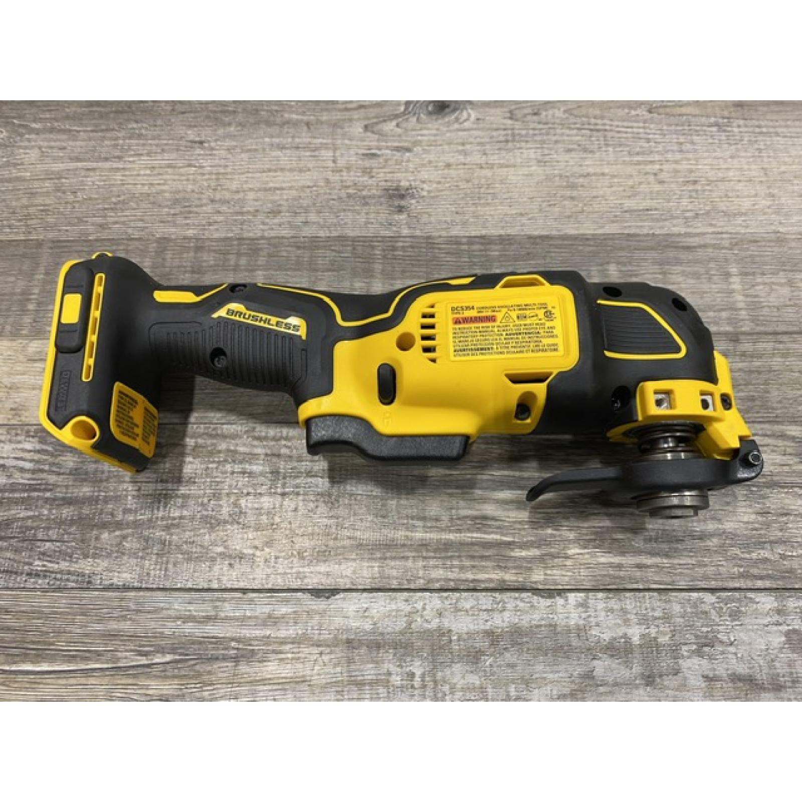 AS-IS DEWALT ATOMIC 20V MAX Cordless Brushless Oscillating Multi Tool Kit