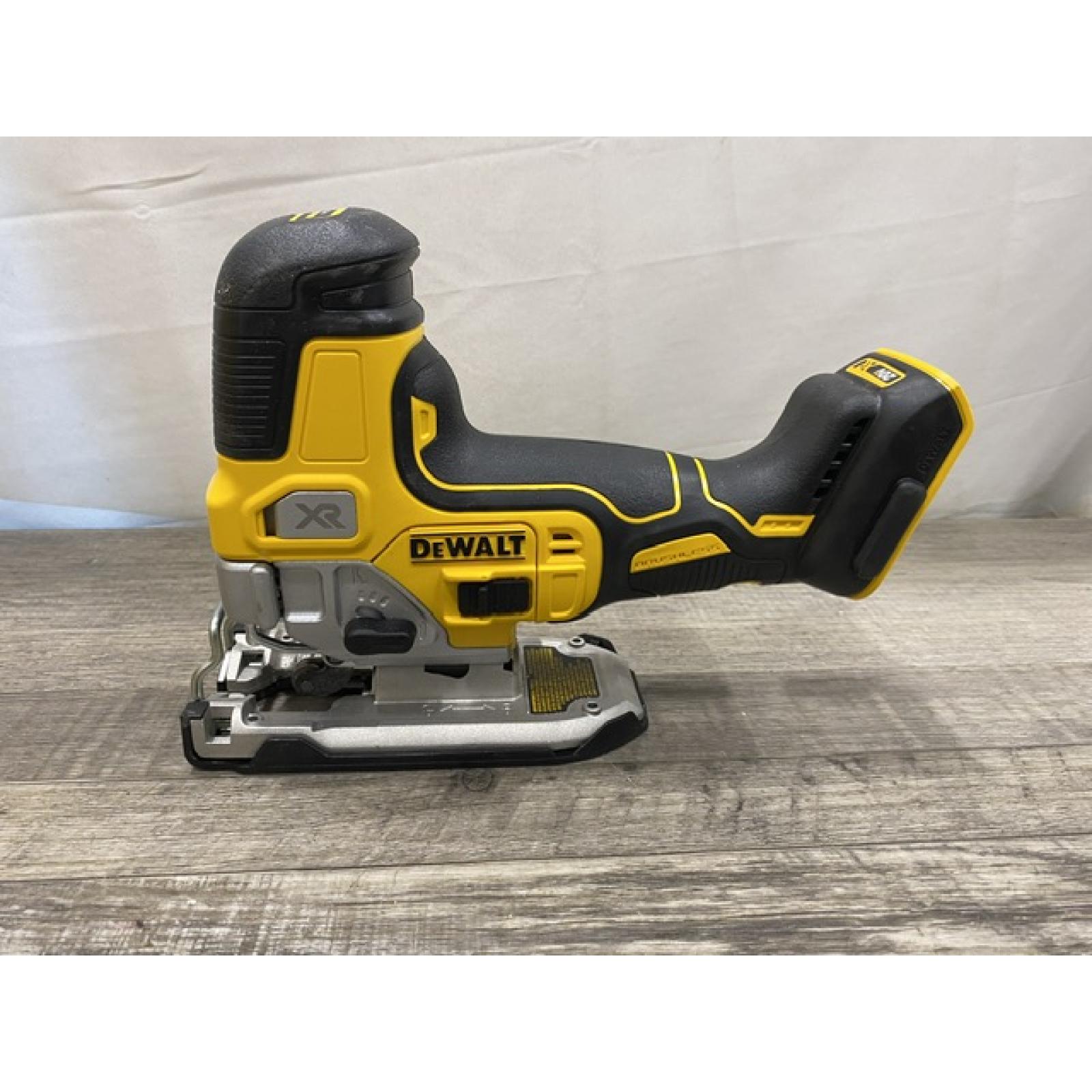 AS-IS DEWALT 20V MAX XR Cordless Barrel Grip Jigsaw (Tool Only)