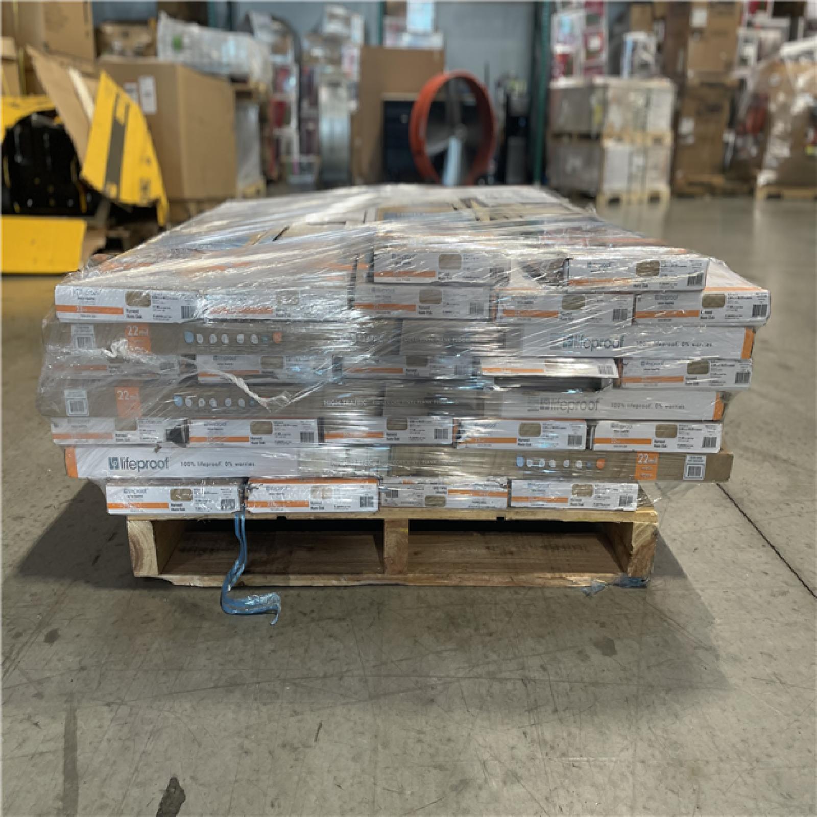 DALLAS LOCATION- AS-IS LIFEPROOF Harvest Hues Oak 22 MIL x 9 in. W x 48 in. L Vinyl Plank Flooring PALLET (36 CASES)