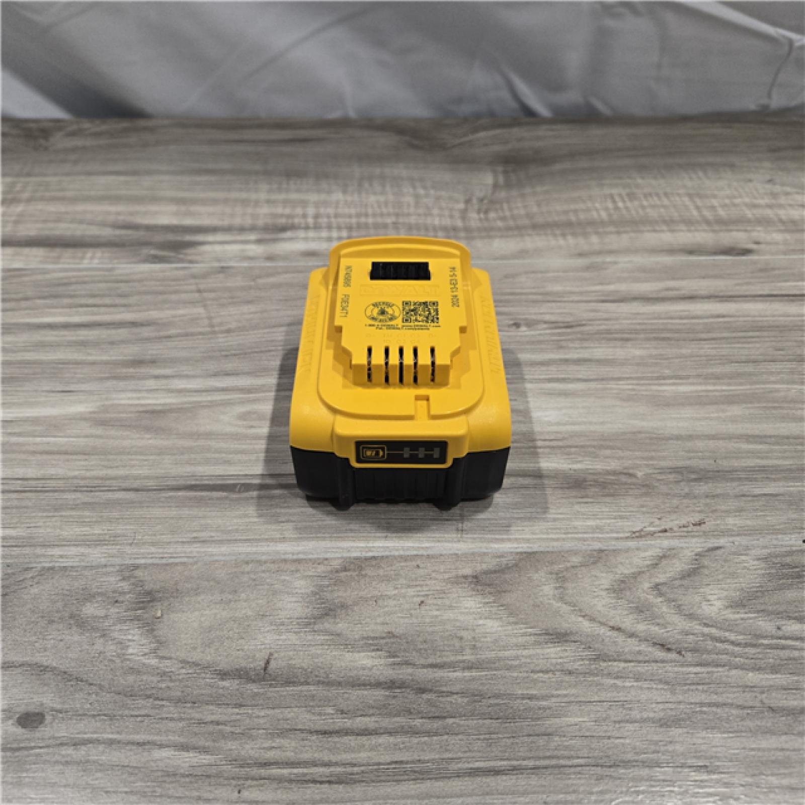 LIKE NEW! - DEWALT 20-Volt Maximum XR 5.0 Ah Battery Pack and Charger