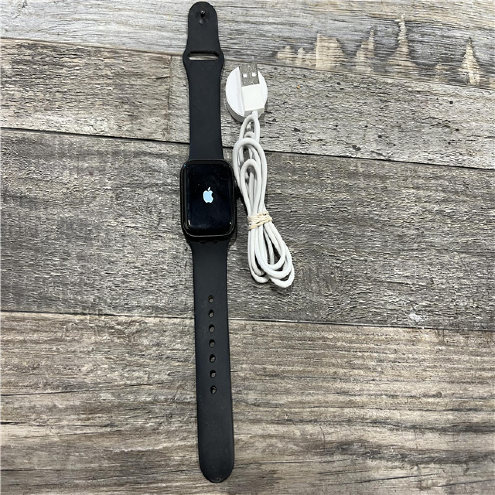 AS-IS APPLE Watch Se / 44MM / Midnight Aluminum Case GPS