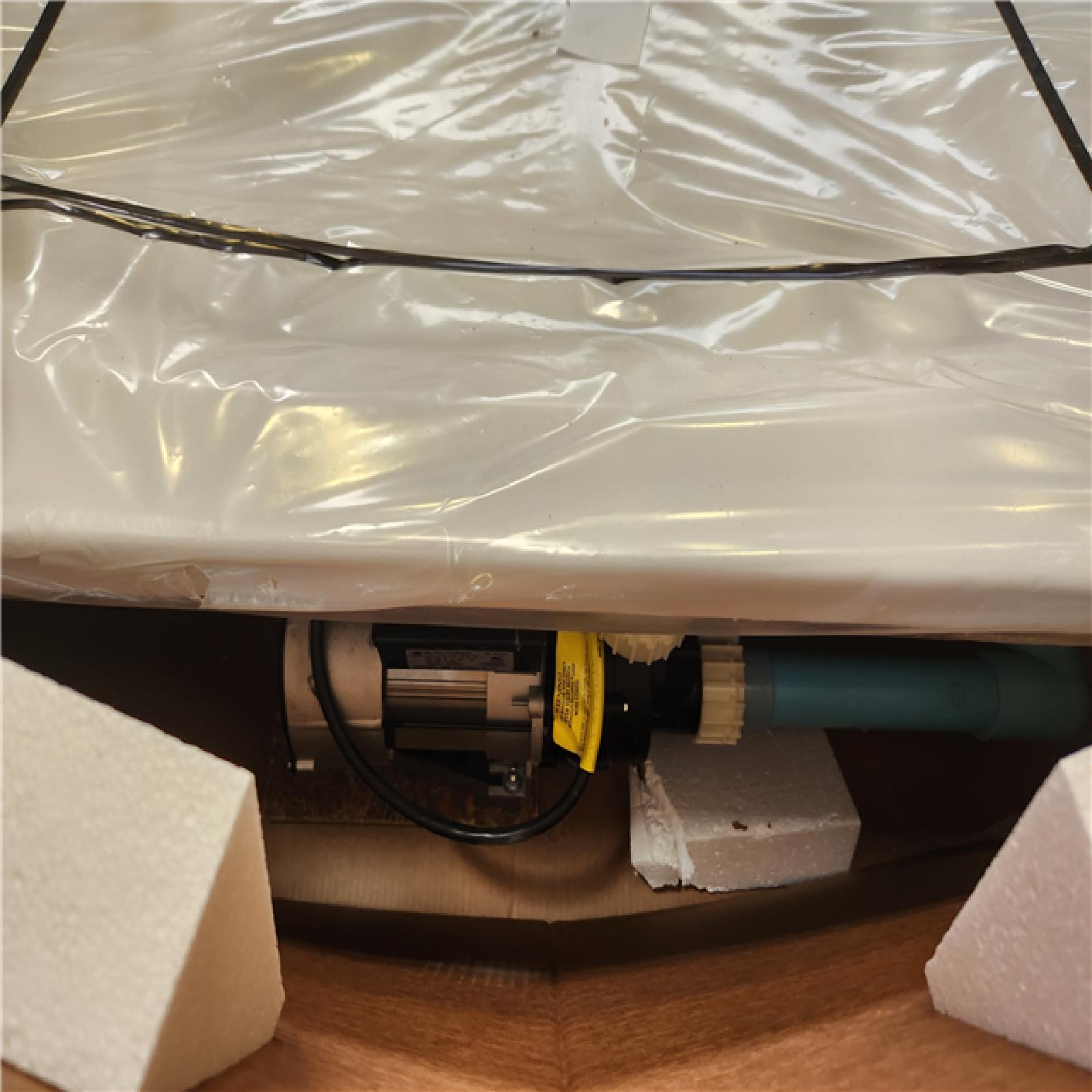 Phoenix NEW American Standard Cadet EverClean 72 in. x 42 in. Rectangular Whirlpool Bathtub with Reversible Drain in White (SEALED)