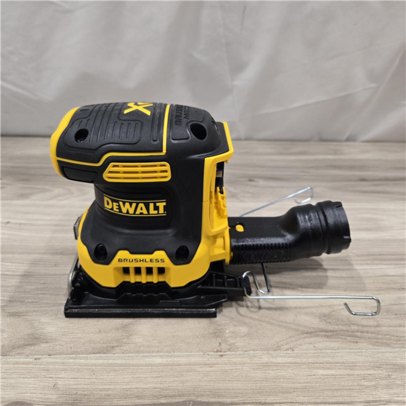 AS-IS DEWALT 20V MAX XR Cordless 1/4 Sheet Sander (Tool Only)