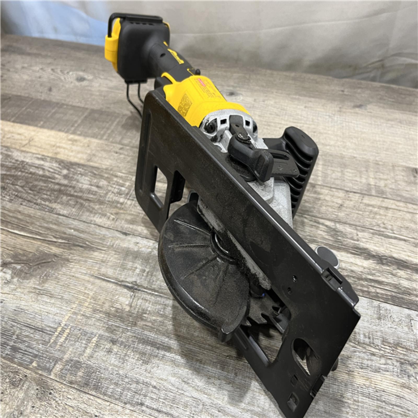AS-IS DEWALT ATOMIC 20V MAX Cordless Brushless 4-1/2 in. Circular Saw (Tool Only)