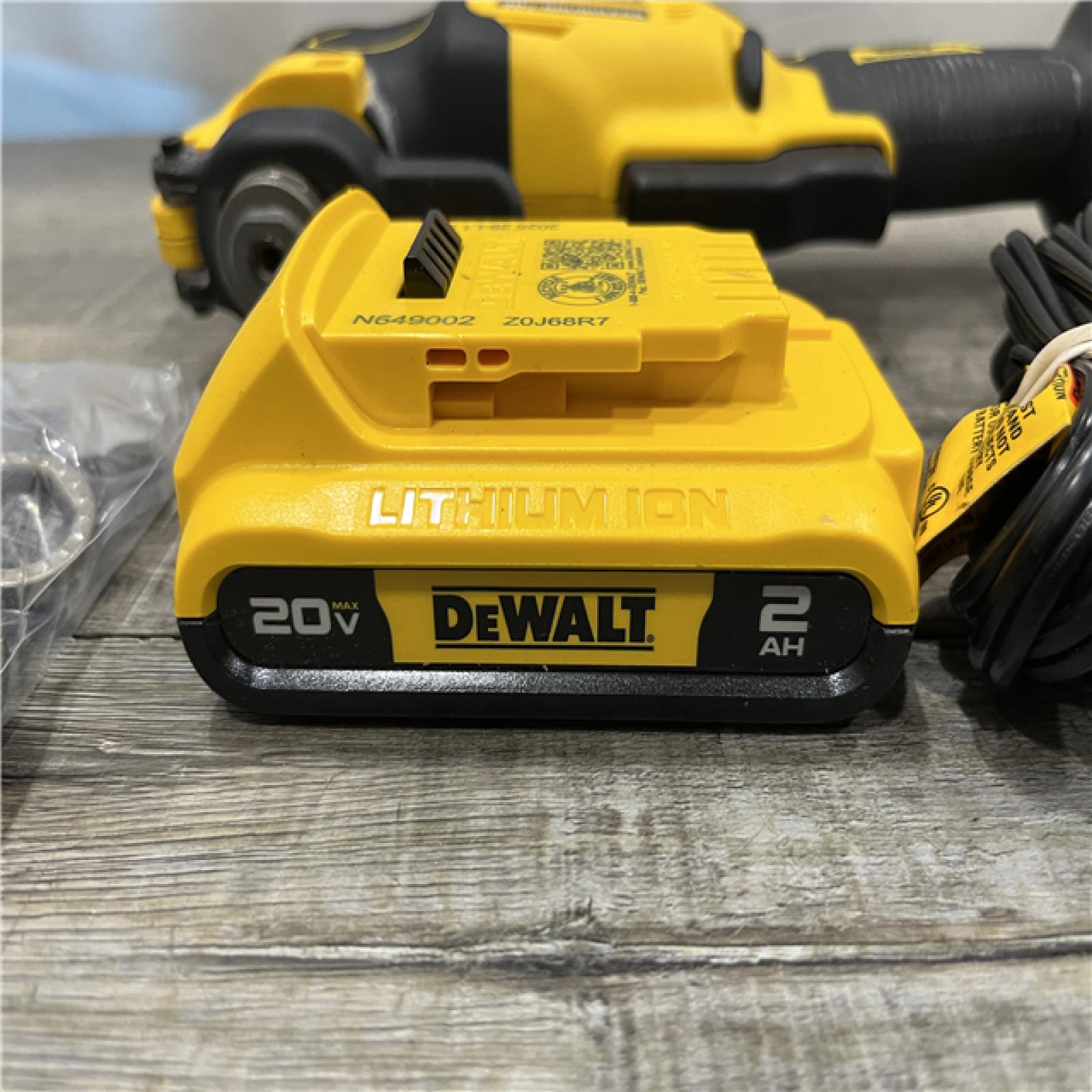 AS-IS DEWALT ATOMIC 20V MAX Cordless Brushless Oscillating Multi Tool Kit