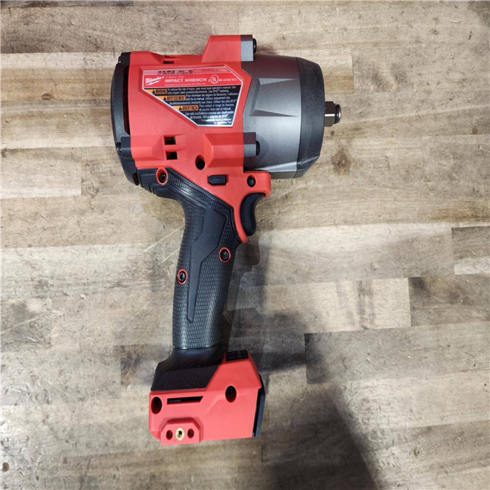 HOUSTON LOCATION - AS-IS (APPEARS LIKE NEW) Milwaukee M18 FUEL 18V Lithium-Ion Brushless Cordless 1/2 in. Impact Wrench w/Friction Ring Kit