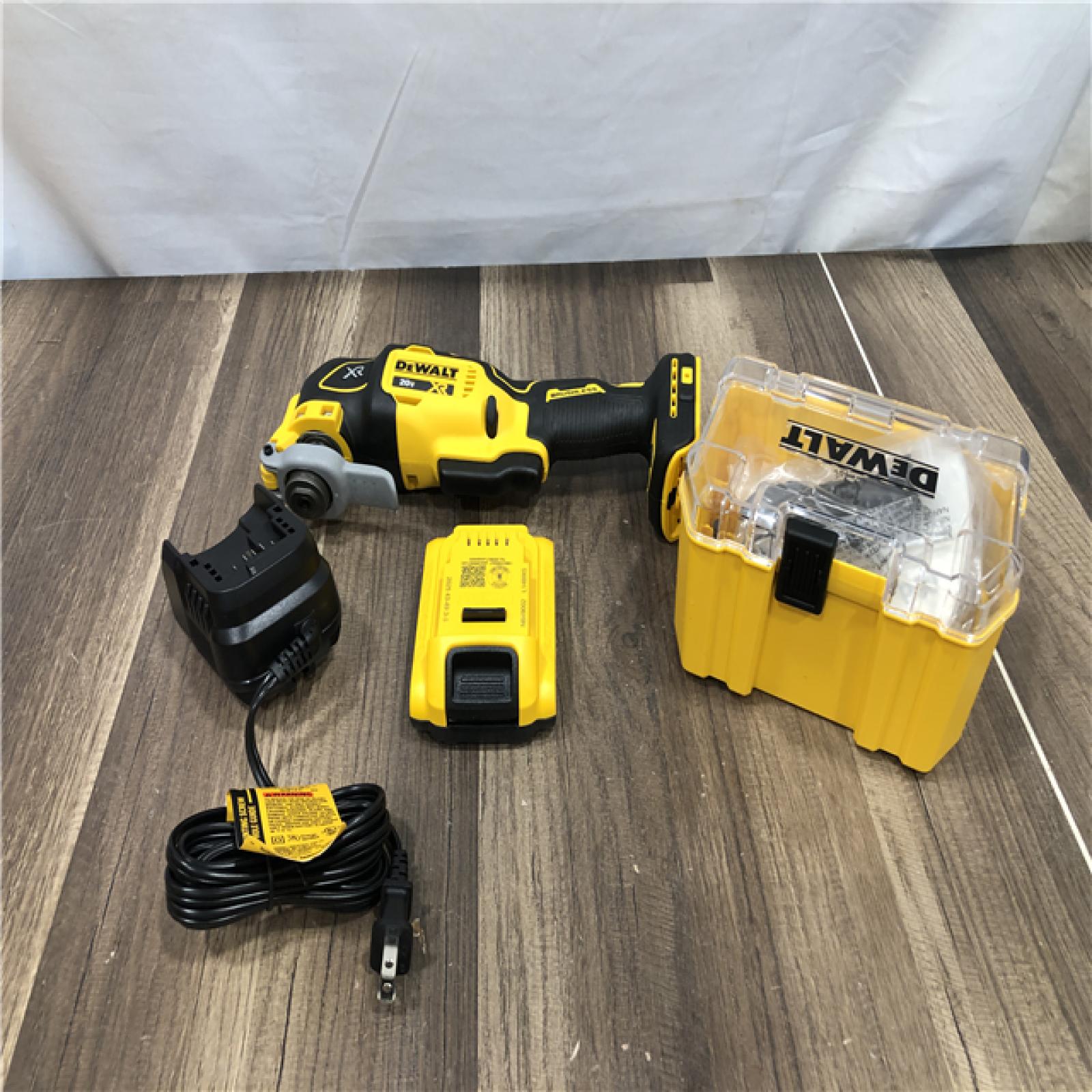 AS-IS DEWALT 20V MAX XR Cordless Brushless 3-Speed Oscillating Multi Tool Kit