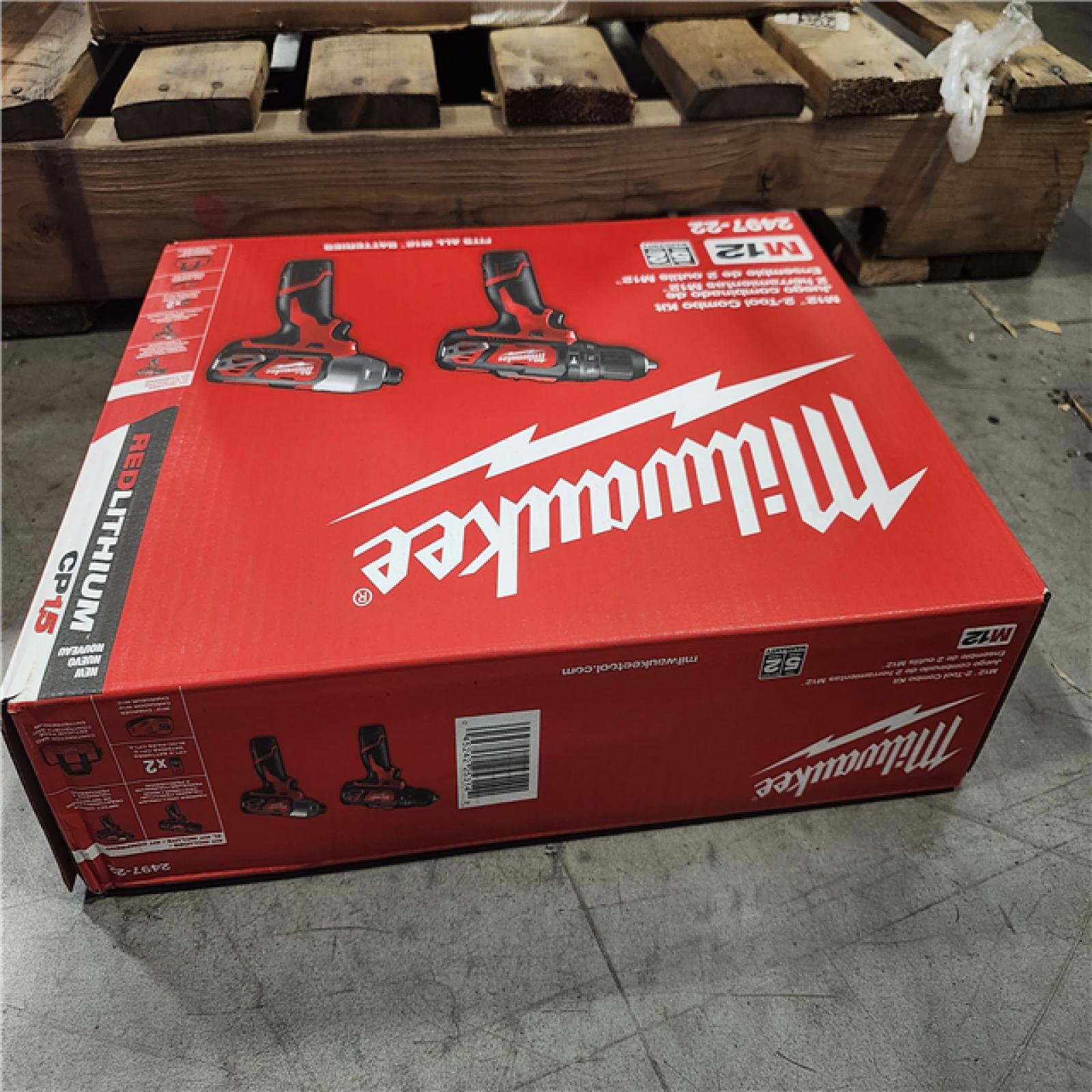 NEW! -  Milwaukee M12 12V Lithium-Ion Cordless Hammer Drill/Impact Driver Combo Kit (2-Tool) with (2) 1.5Ah Batteries  Charger & Bag