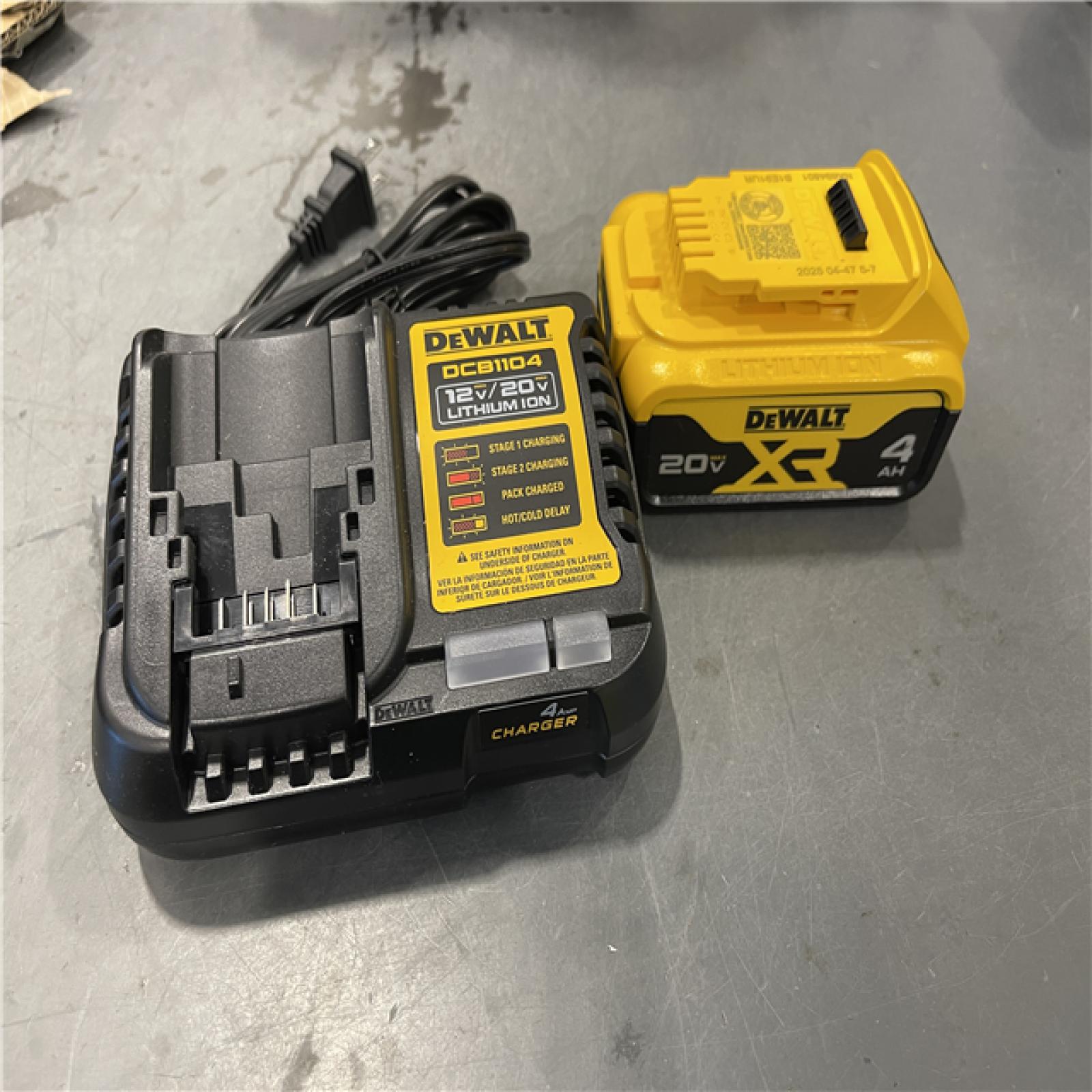 AS-IS - DEWALT 20V MAX Cordless Lithium-Ion String Trimmer/Blower Combo Kit