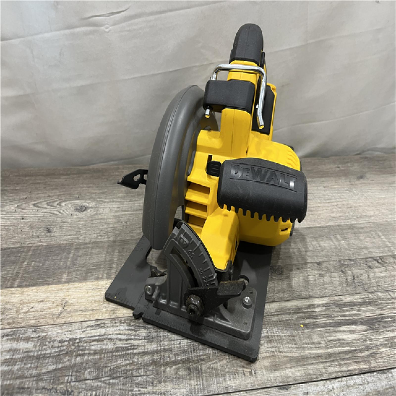 AS-IS DEWALT FLEXVOLT 60V MAX Cordless Brushless 7-1/4 in. Circular Saw with Brake (Tool Only)