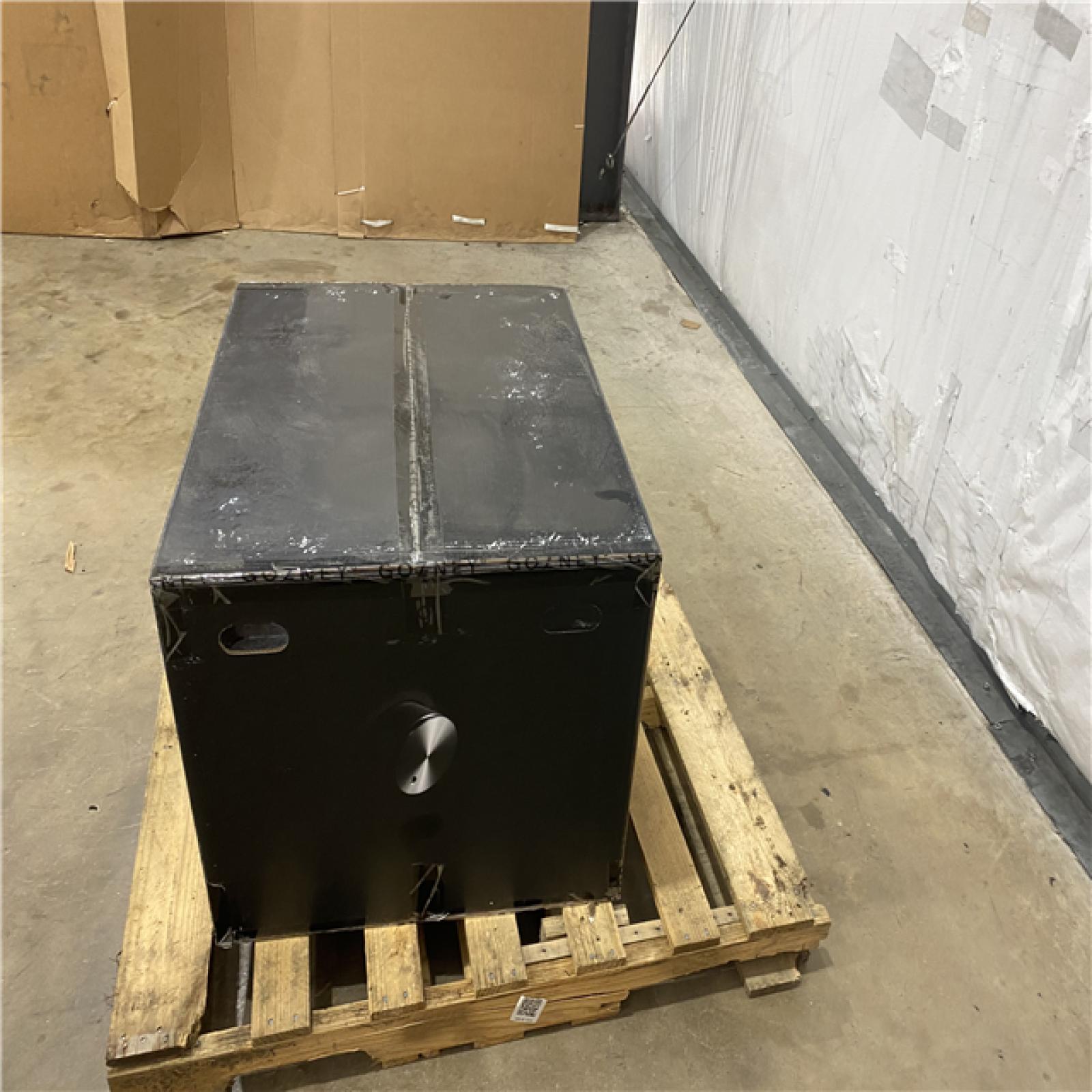 Houston Location - AS-IS home improvement pallet GOZNEY DOME