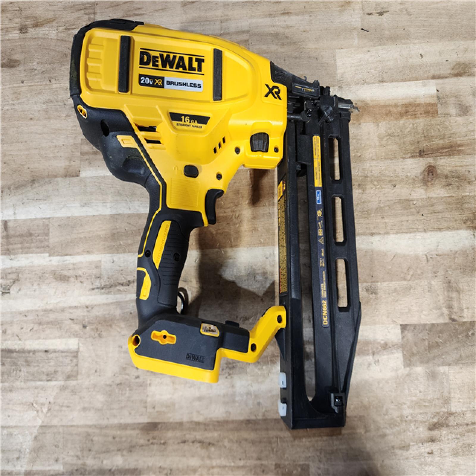 HOUSTON LOCATION - AS-IS DEWALT 20V MAX XR 16-Gauge Lithium-Ion Cordless Finish Nailer (Tool Only)