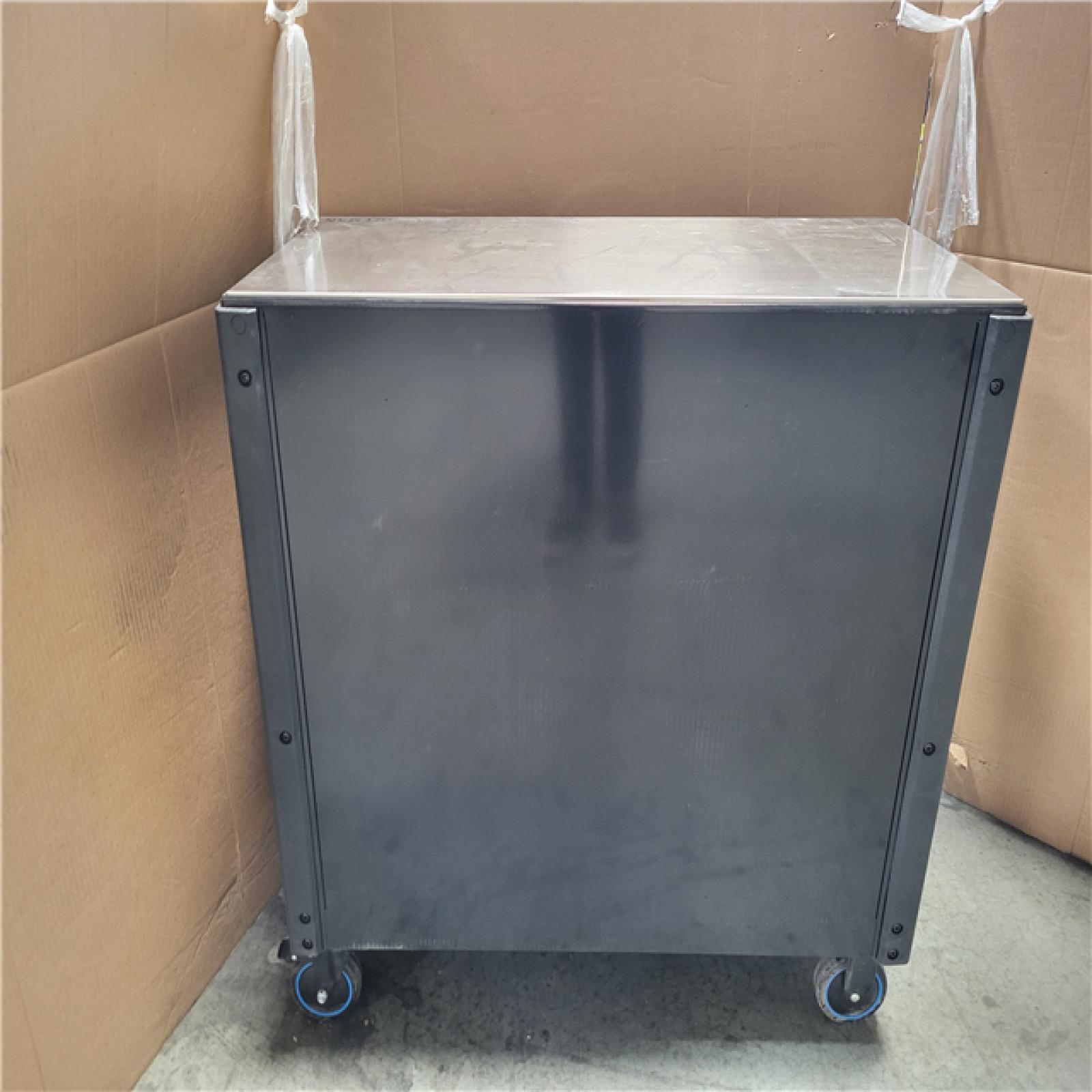 CALIFORNIA AS-IS ARTMAN PROFESSIONAL TOOL BOX