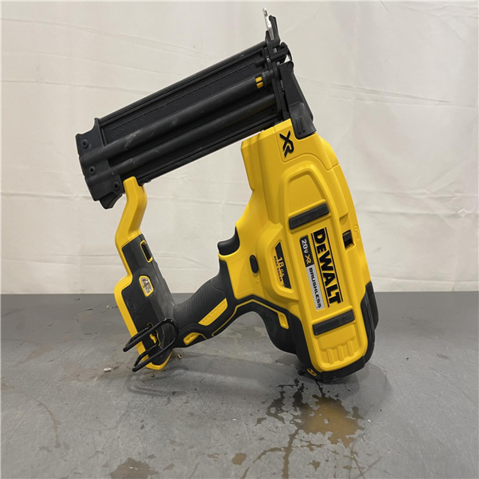 AS-IS - DeWalt 20V MAX XR Lithium-Ion Electric Cordless 18-Gauge Brad Nailer