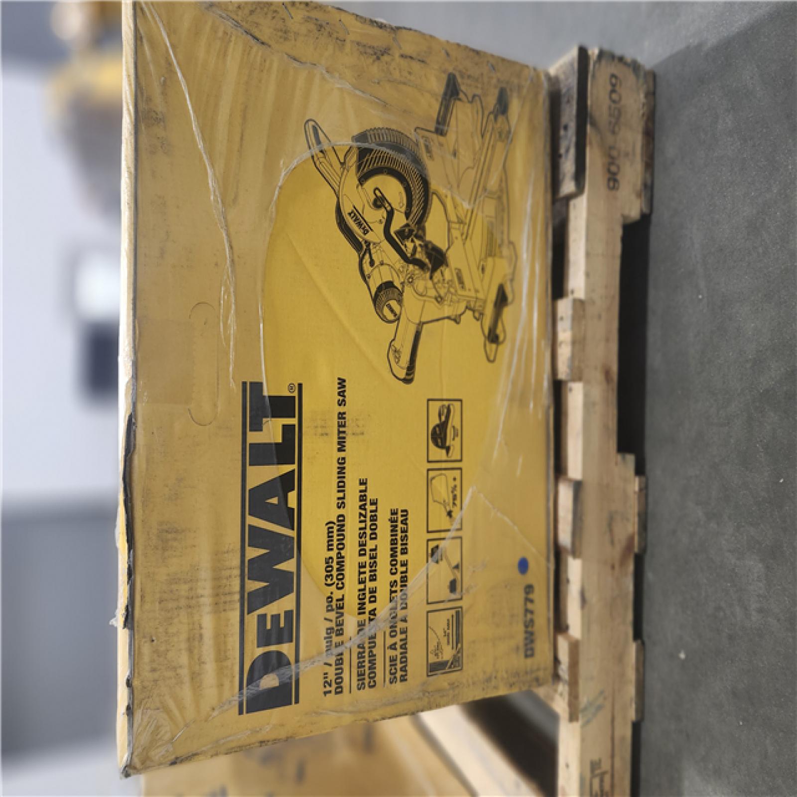 NEW- DeWalt 15 Amps 12 in. Corded Dual-Bevel Sliding Compound Miter Saw