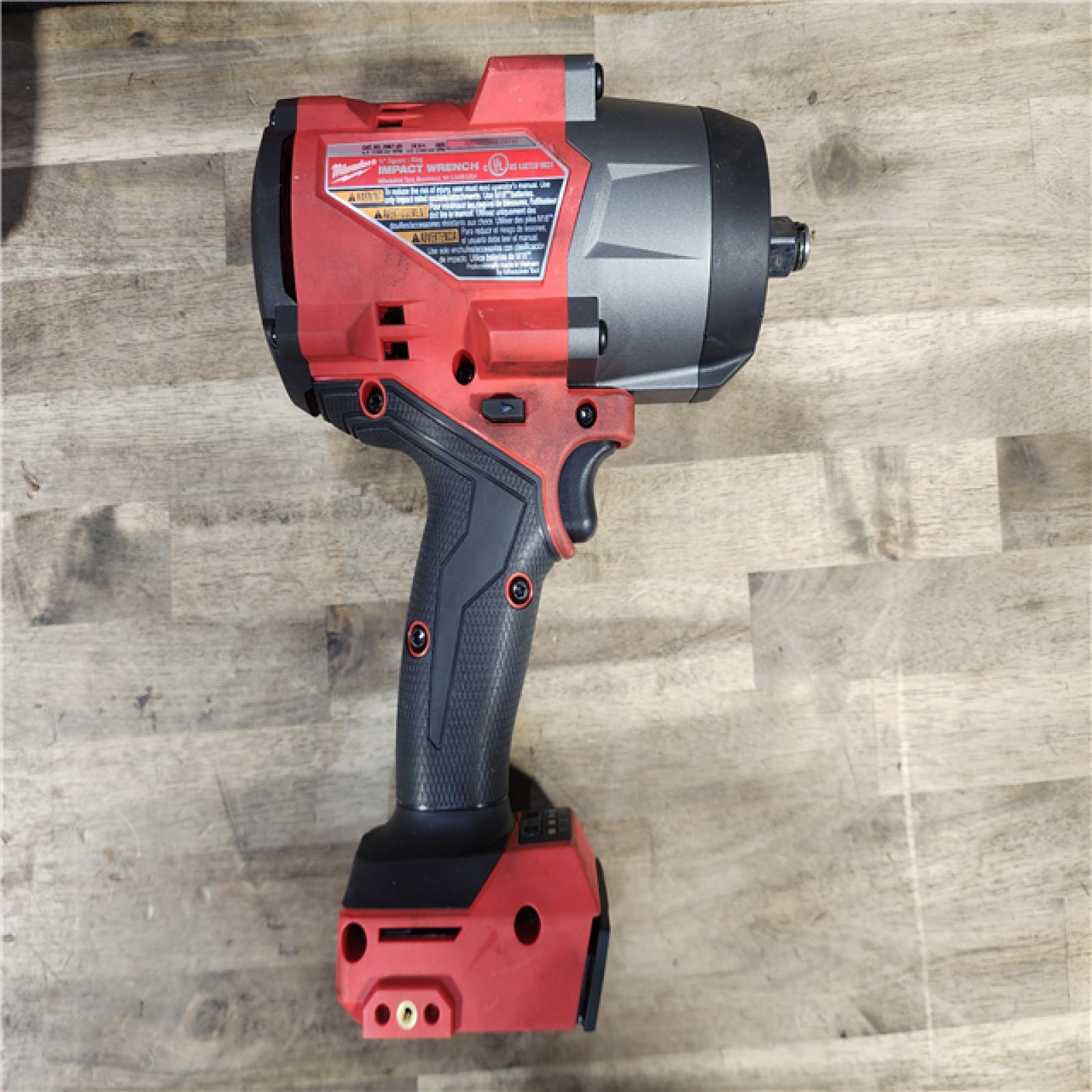 HOUSTON LOCATION - AS-IS Milwaukee M18 1/2 in. Cordless Brushless High Torque Impact Wrench Kit (Battery & Charger)