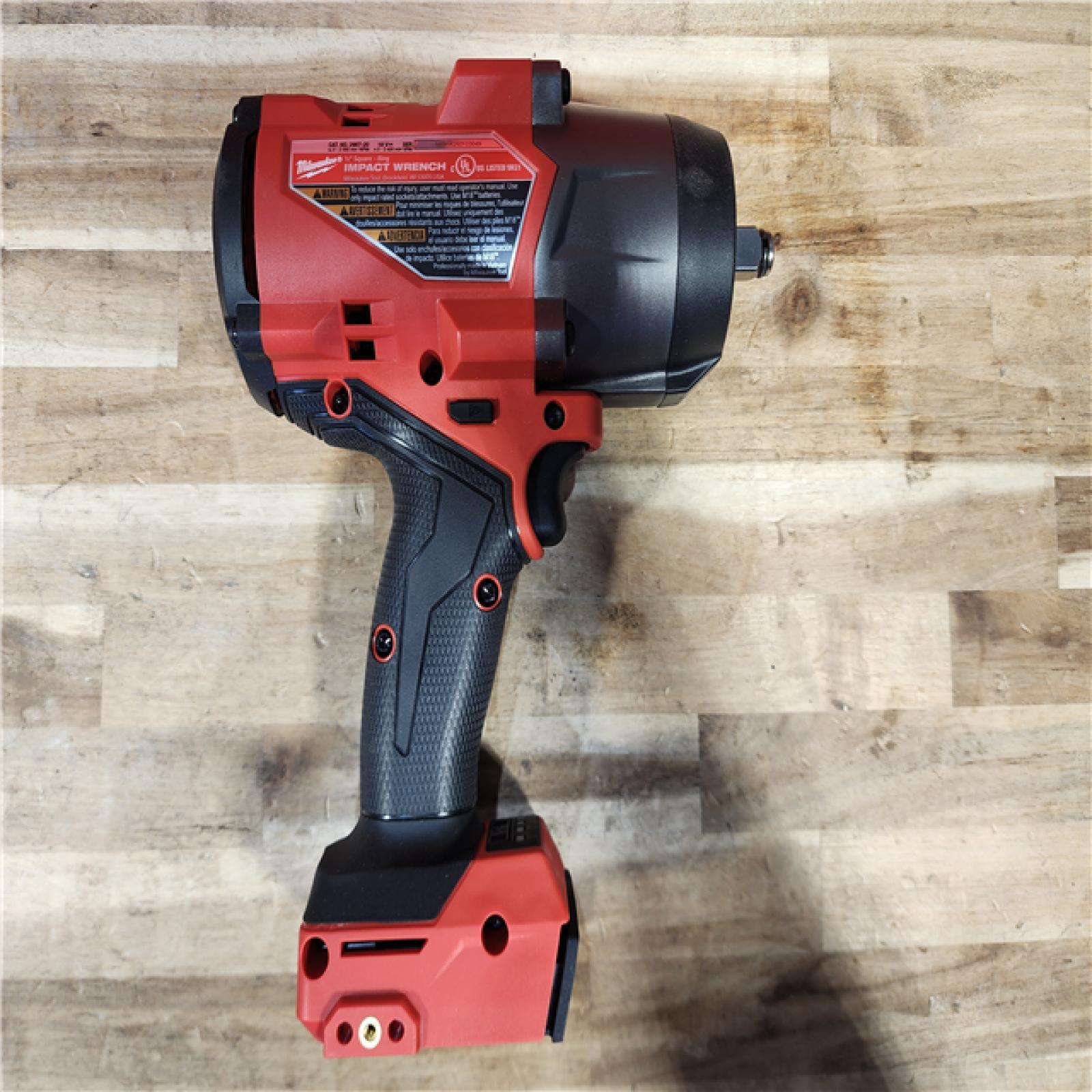 HOUSTON LOCATION - AS-IS Milwaukee FUEL 18V Lithium-Ion Brushless Cordless 1/2 in. Impact Wrench w/Friction Ring Kit