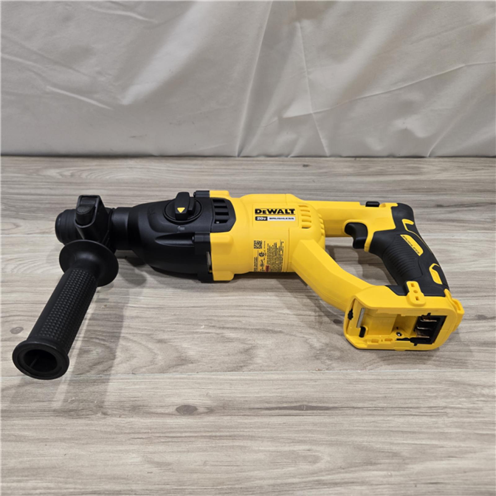 AS-IS DeWalt 20v MAX Cordless Rotary Hammer Drill (Tool-Only) DCH133