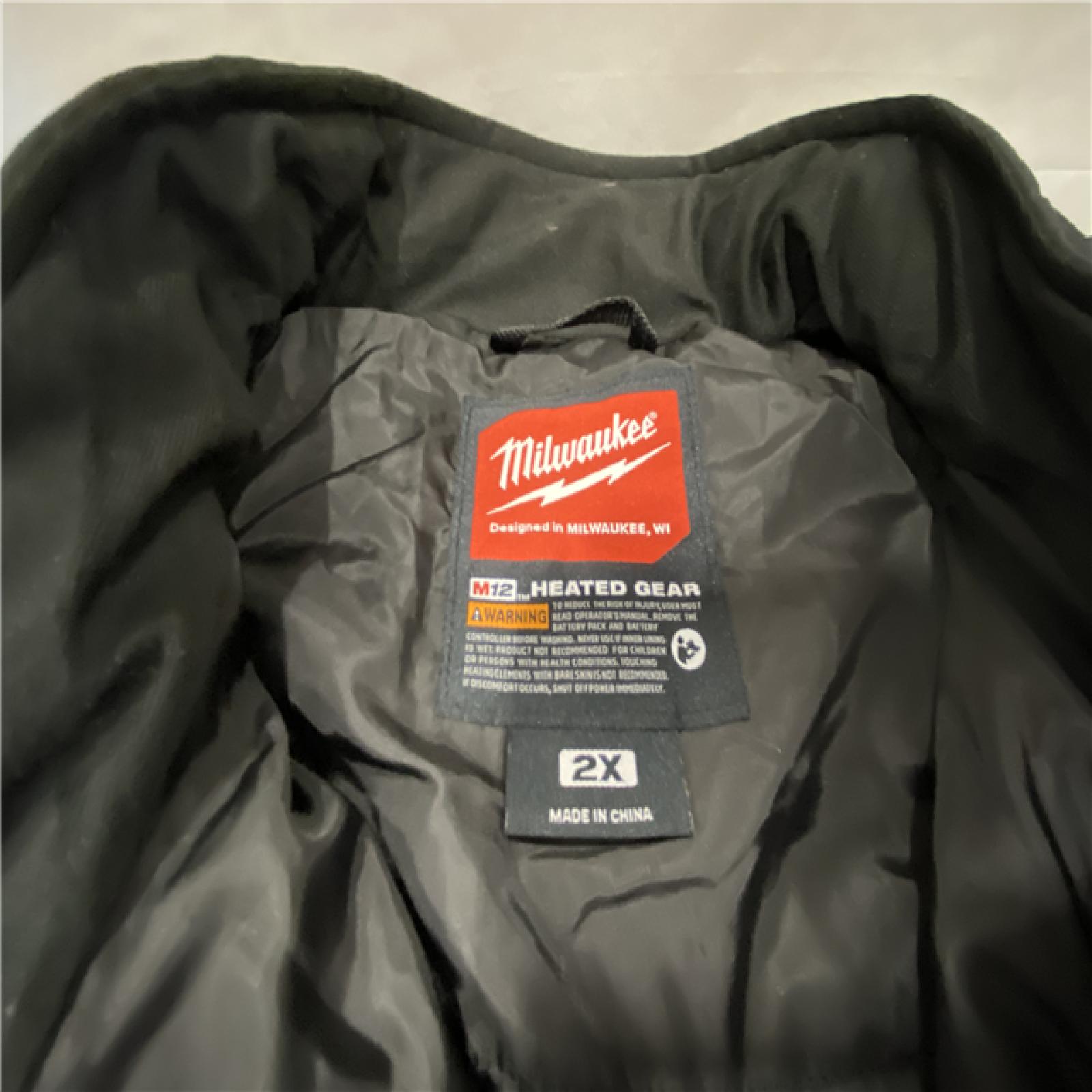 AS-IS Milwaukee Men's 2 X-Large 12-Volt Lithium-Ion Cordless Axis Black Heated Vest Kit