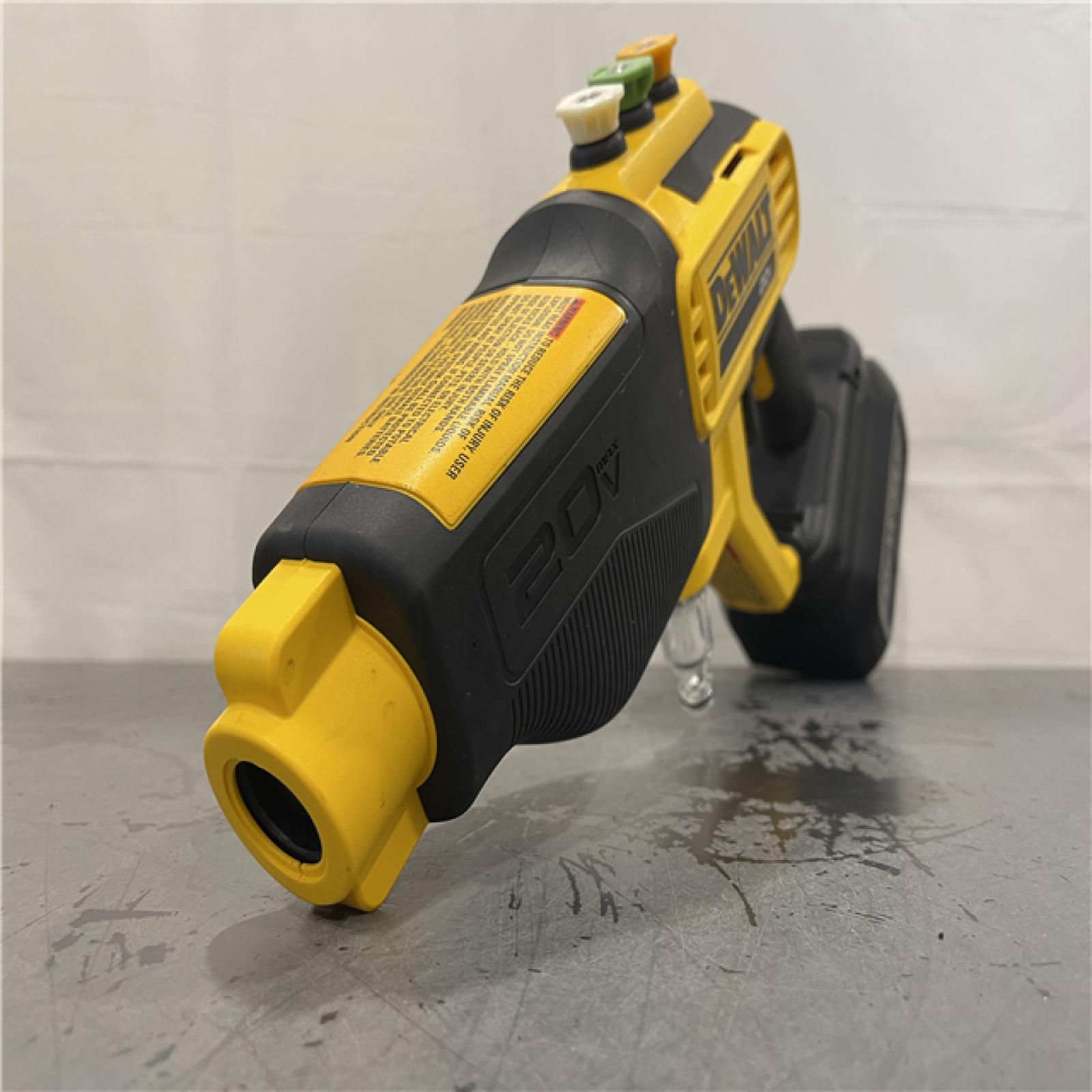 AS-IS - DEWALT 20V MAX 550 PSI 1.0 GPM Cold Water Cordless Battery Power Cleaner Kit